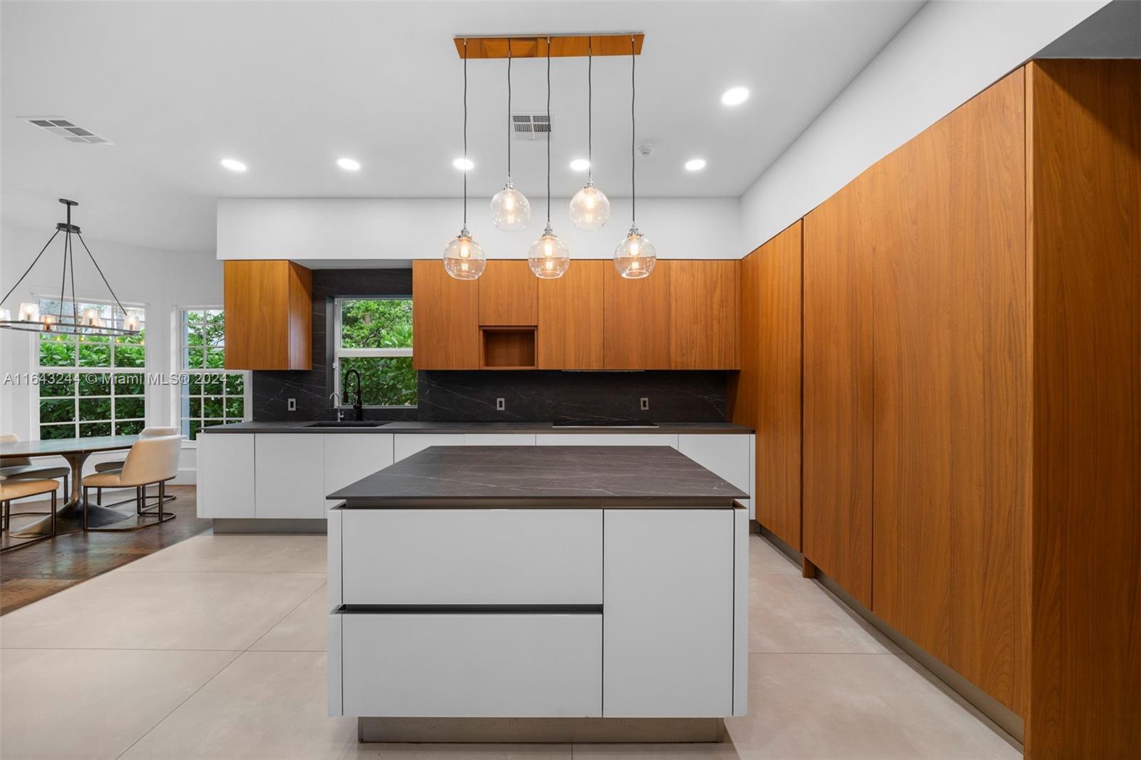 AVENTURA 9TH ADDN - Residential