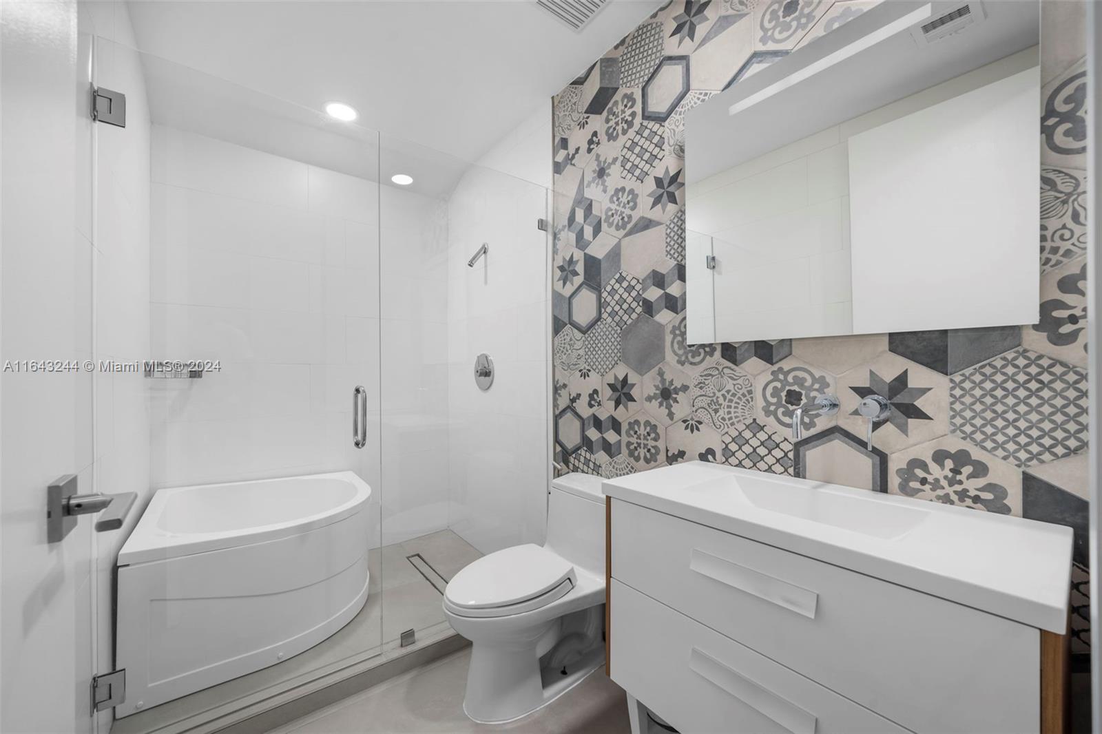 AVENTURA 9TH ADDN - Residential