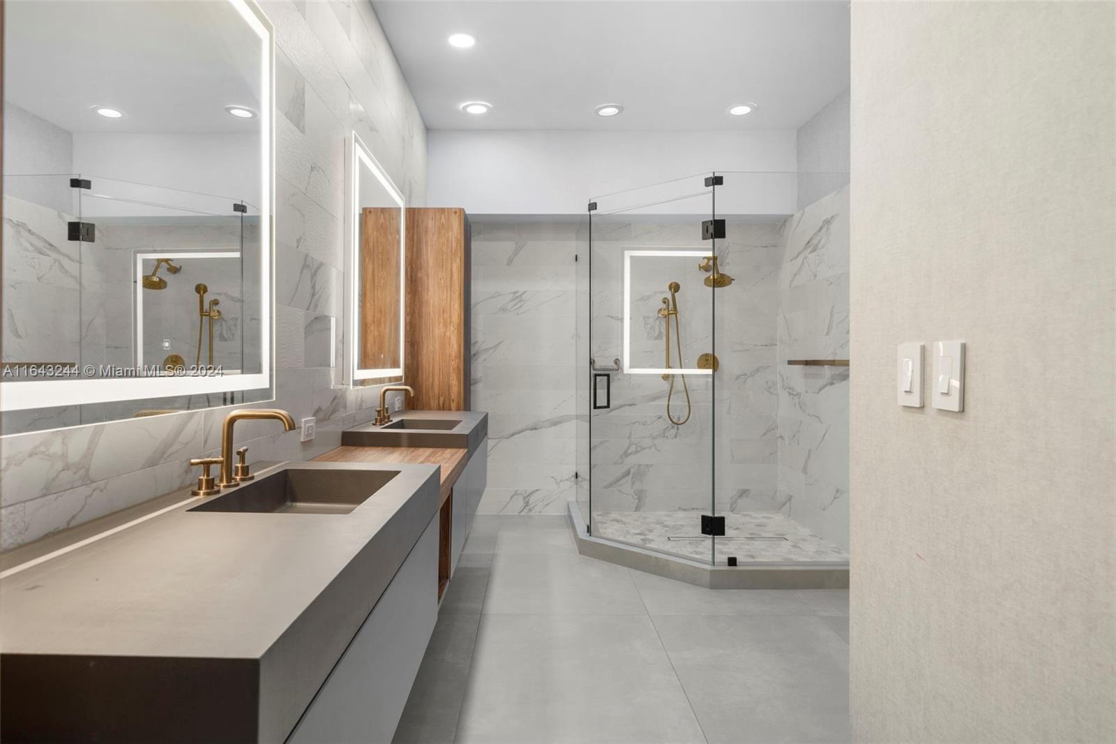 AVENTURA 9TH ADDN - Residential