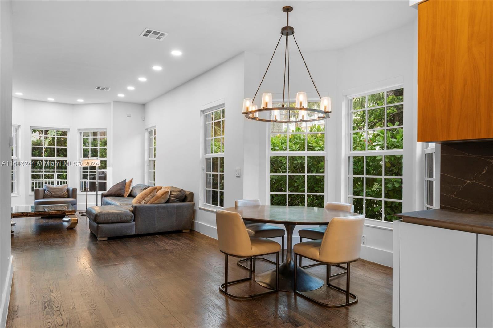 AVENTURA 9TH ADDN - Residential