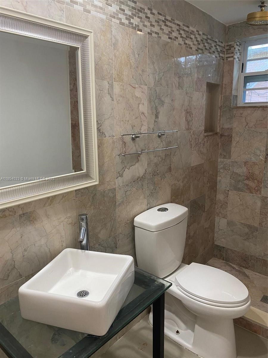 ROSE CONDO - Residential