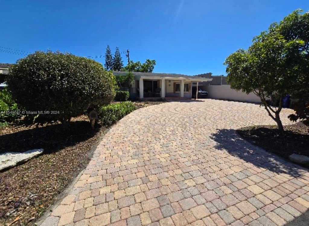 Photo of 1012 SW 22nd St, Fort Lauderdale, FL 33315 (MLS # A11545347)