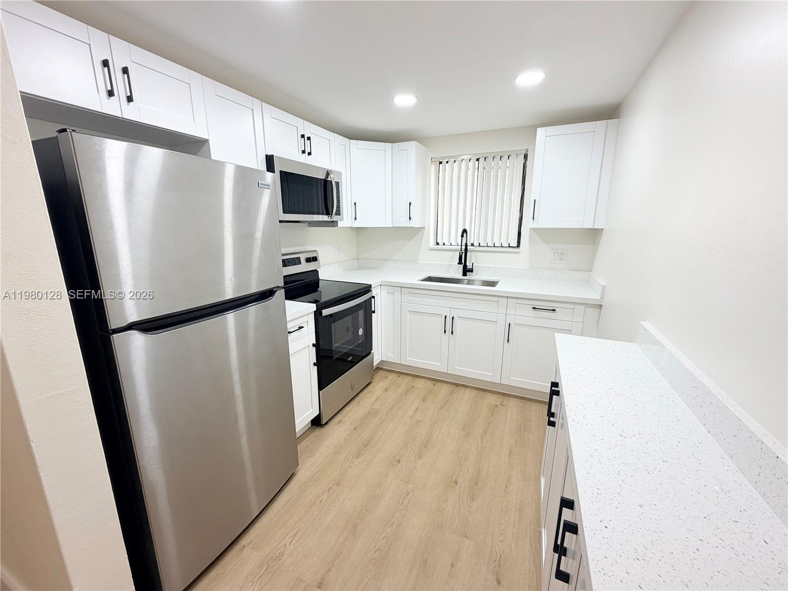 TOWNHOUSE VILLAGE CONDO - Residential Lease