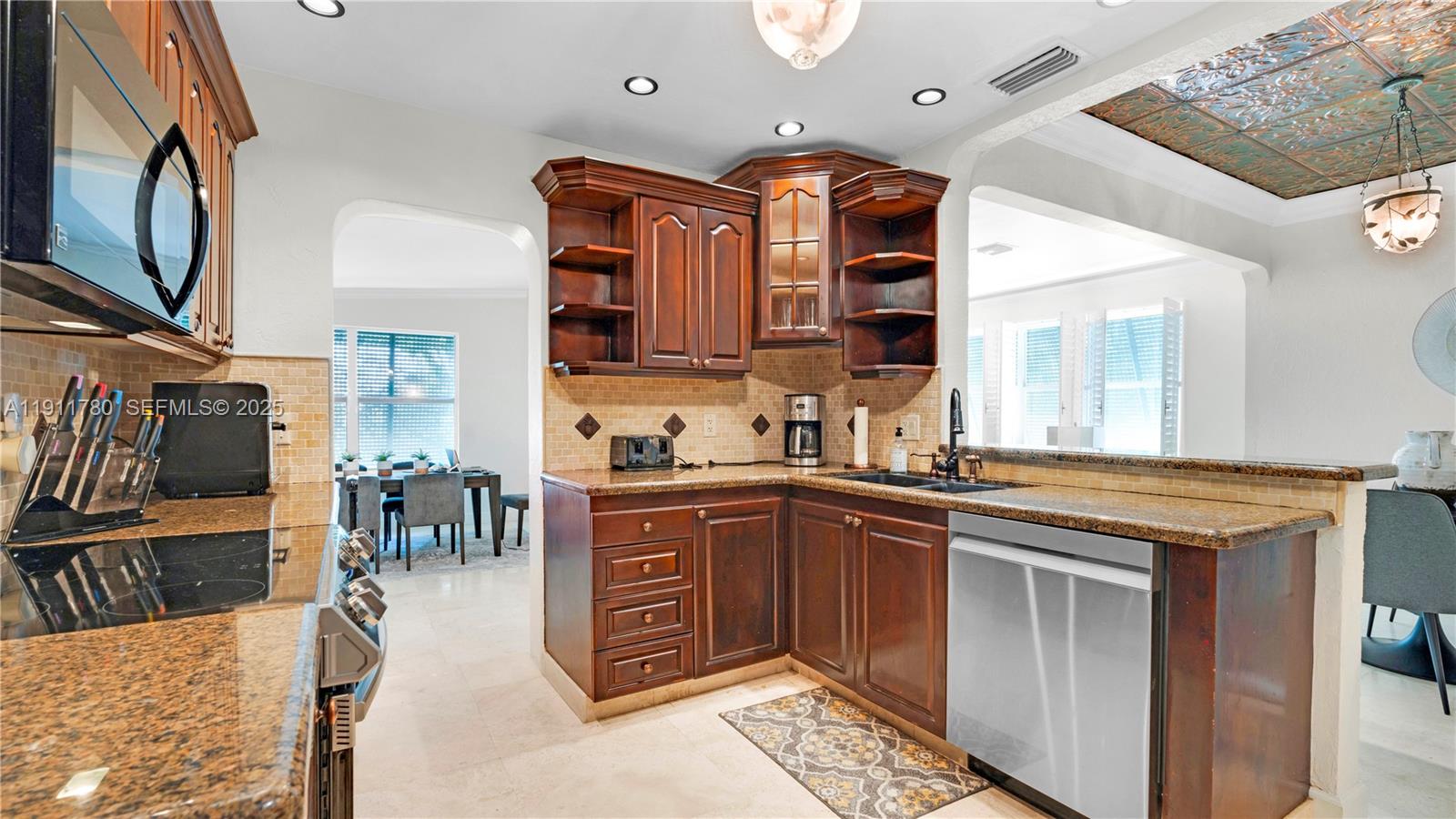 VICTORIA PARK CORR AMEN P - Residential Lease