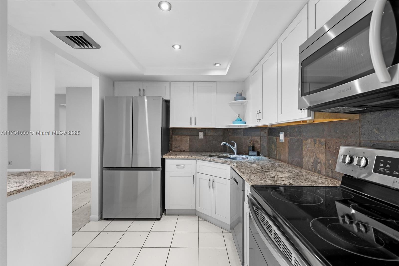 LAKE POINT TOWER CONDOMIN - Residential