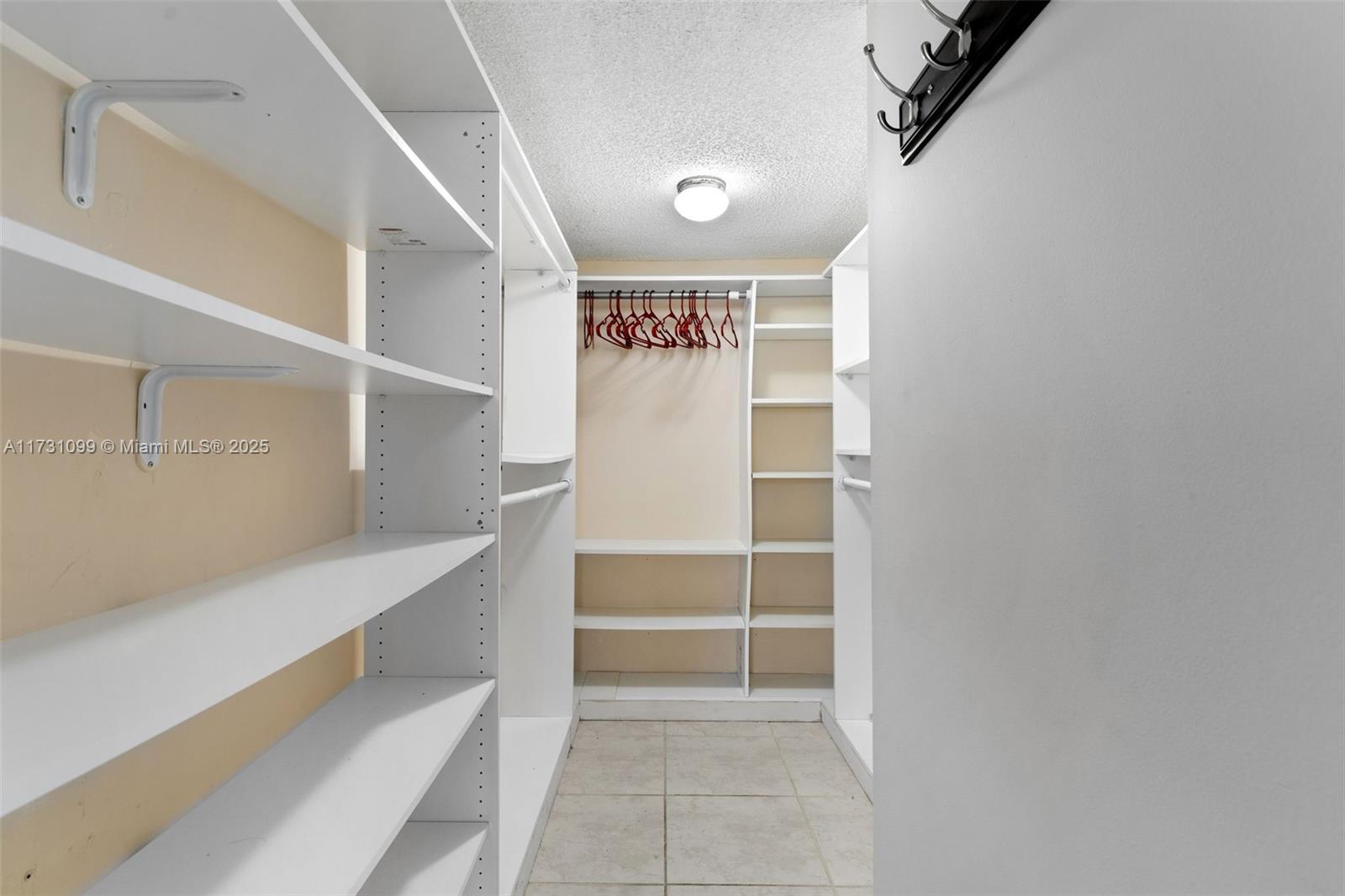 LAKE POINT TOWER CONDOMIN - Residential