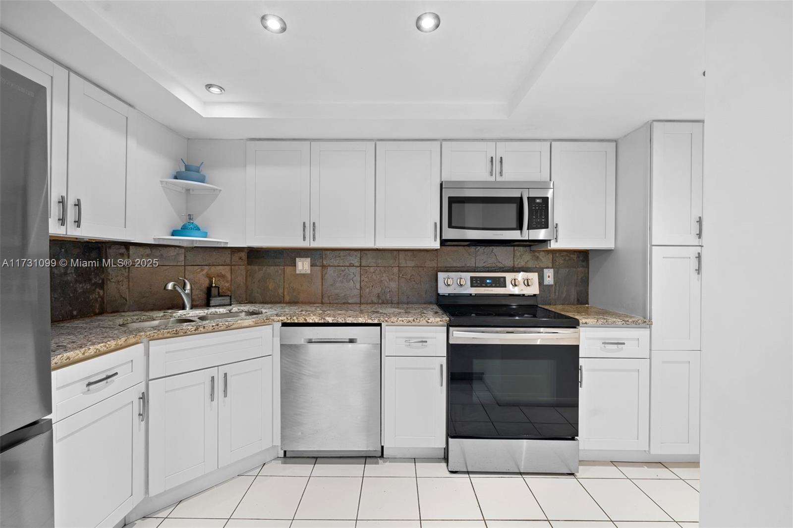 LAKE POINT TOWER CONDOMIN - Residential