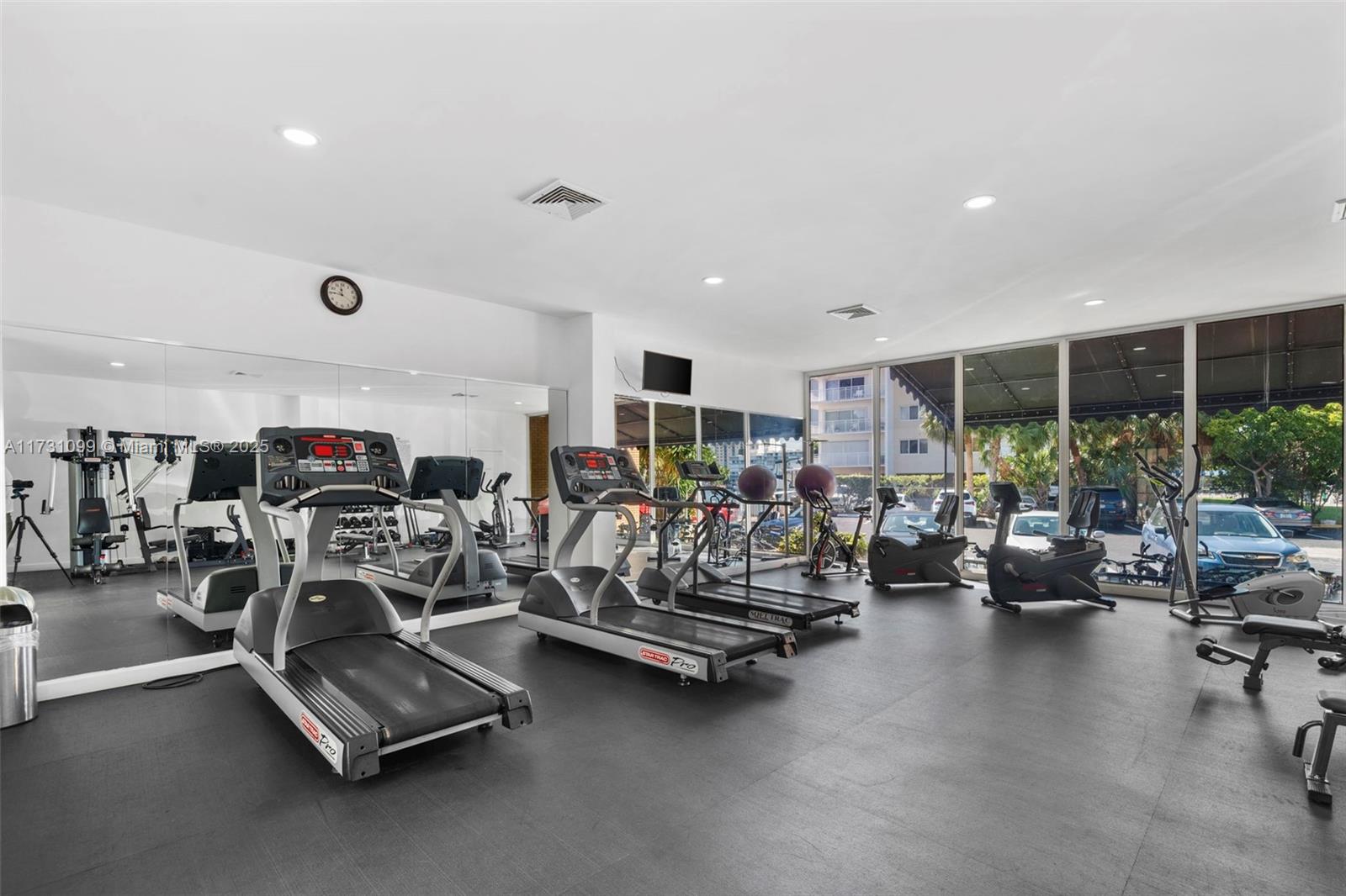 LAKE POINT TOWER CONDOMIN - Residential