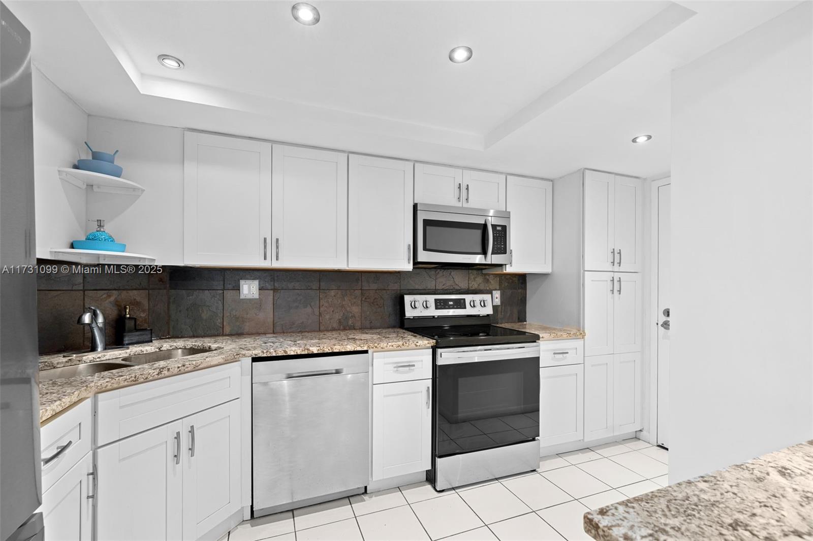 LAKE POINT TOWER CONDOMIN - Residential