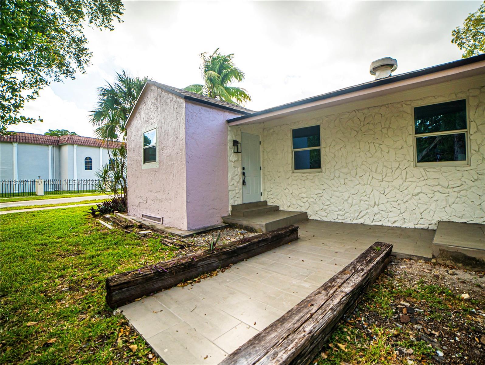 HOLLYWOOD BEACH GARDENS - Residential Income