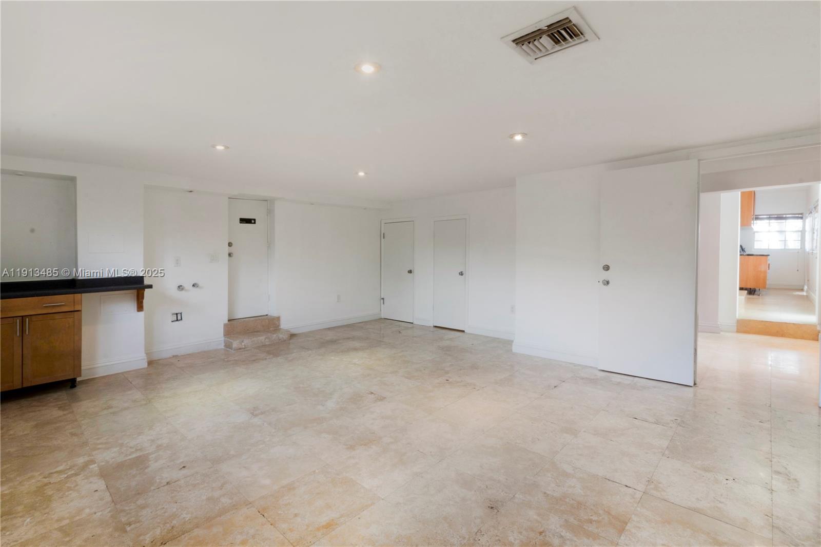 ISLE OF NORMANDY TROUVILL - Residential Lease