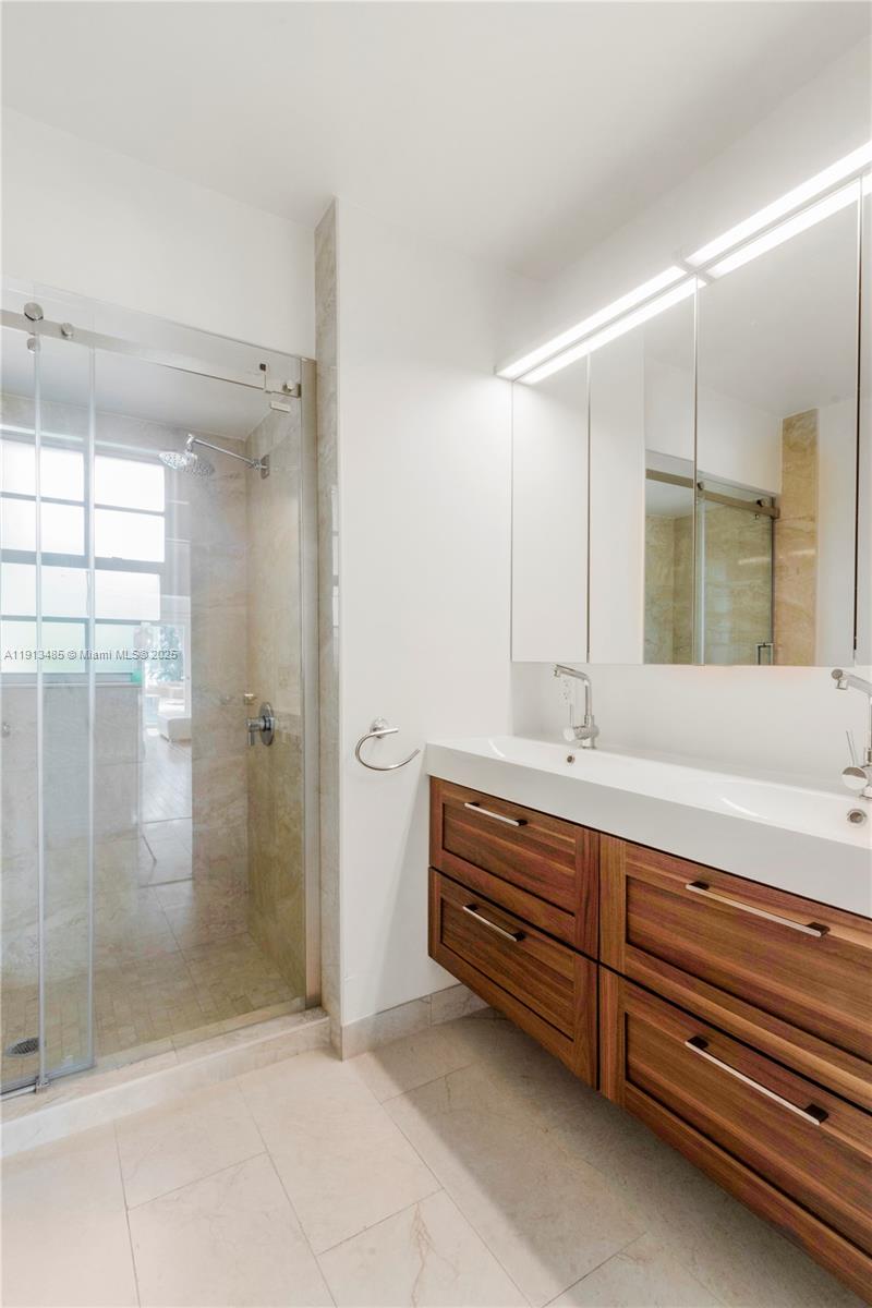 ISLE OF NORMANDY TROUVILL - Residential Lease