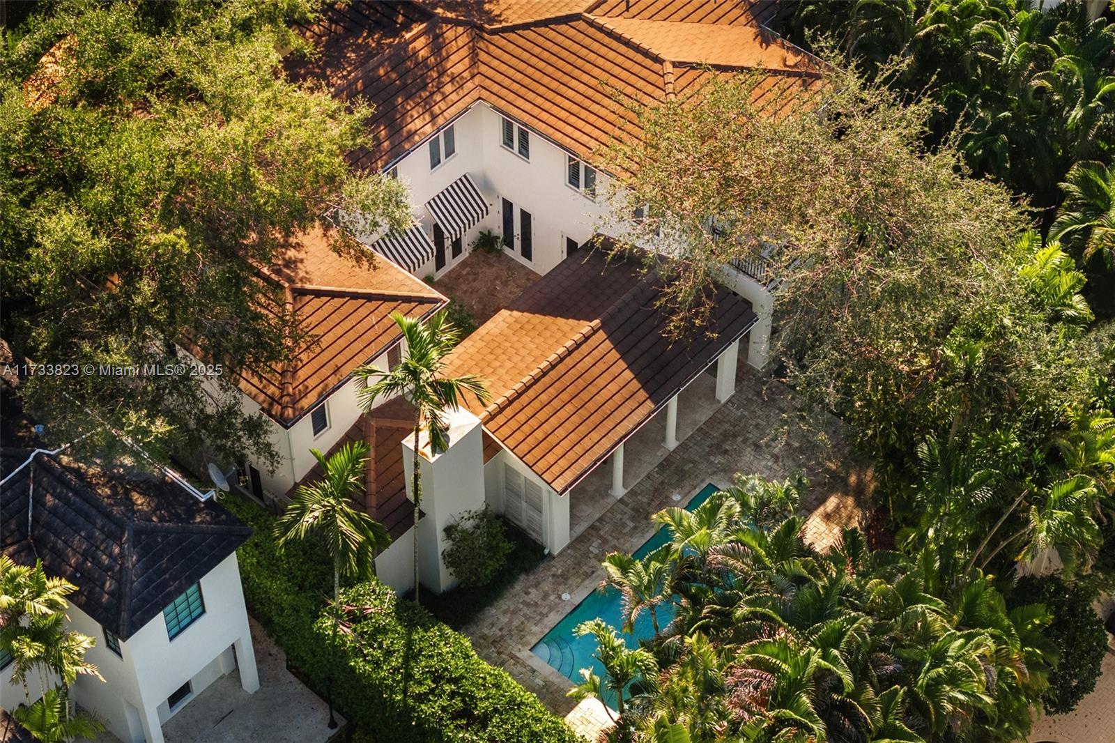 UNIVERSITY PLACE - Residential