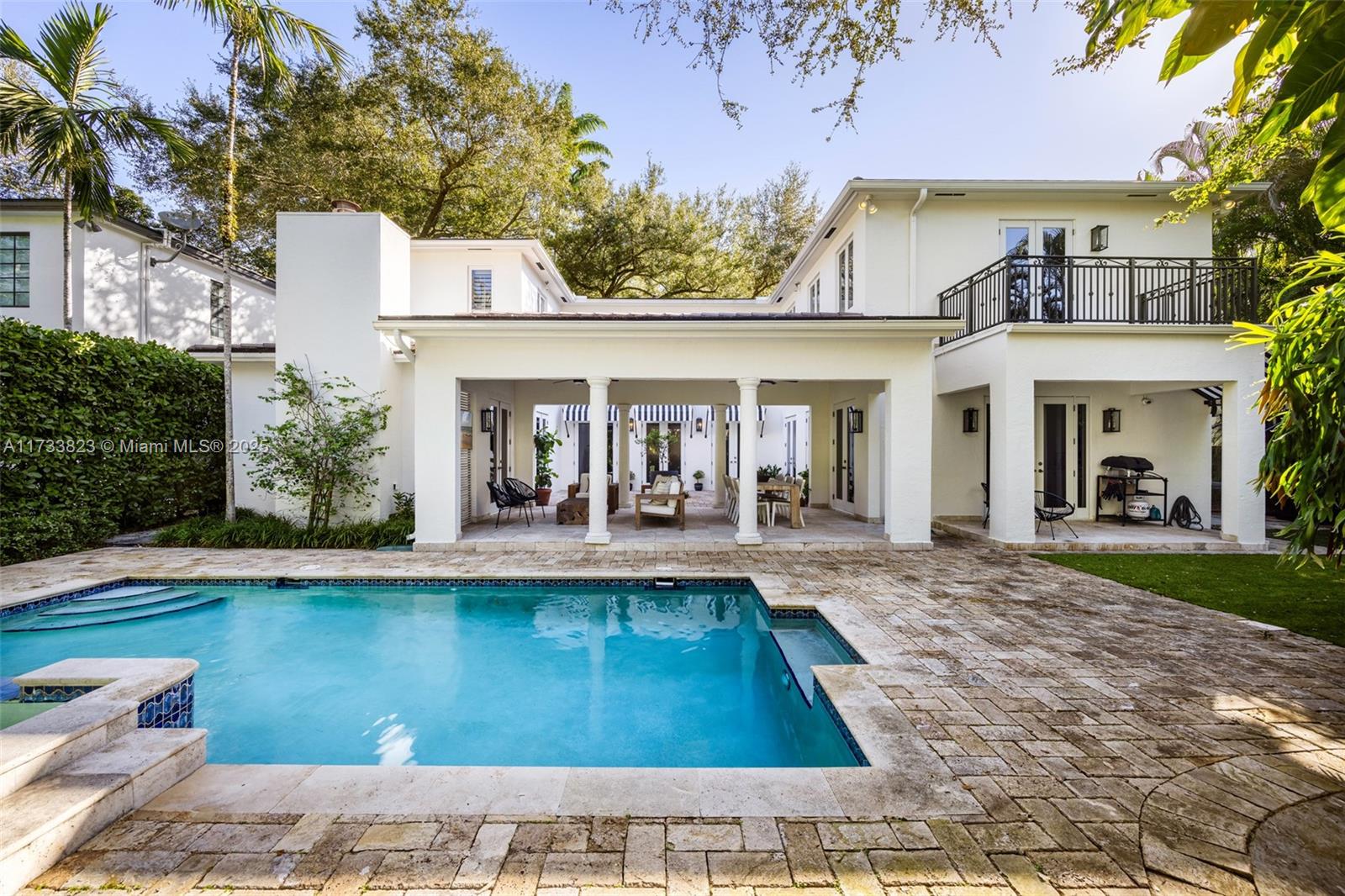 UNIVERSITY PLACE - Residential