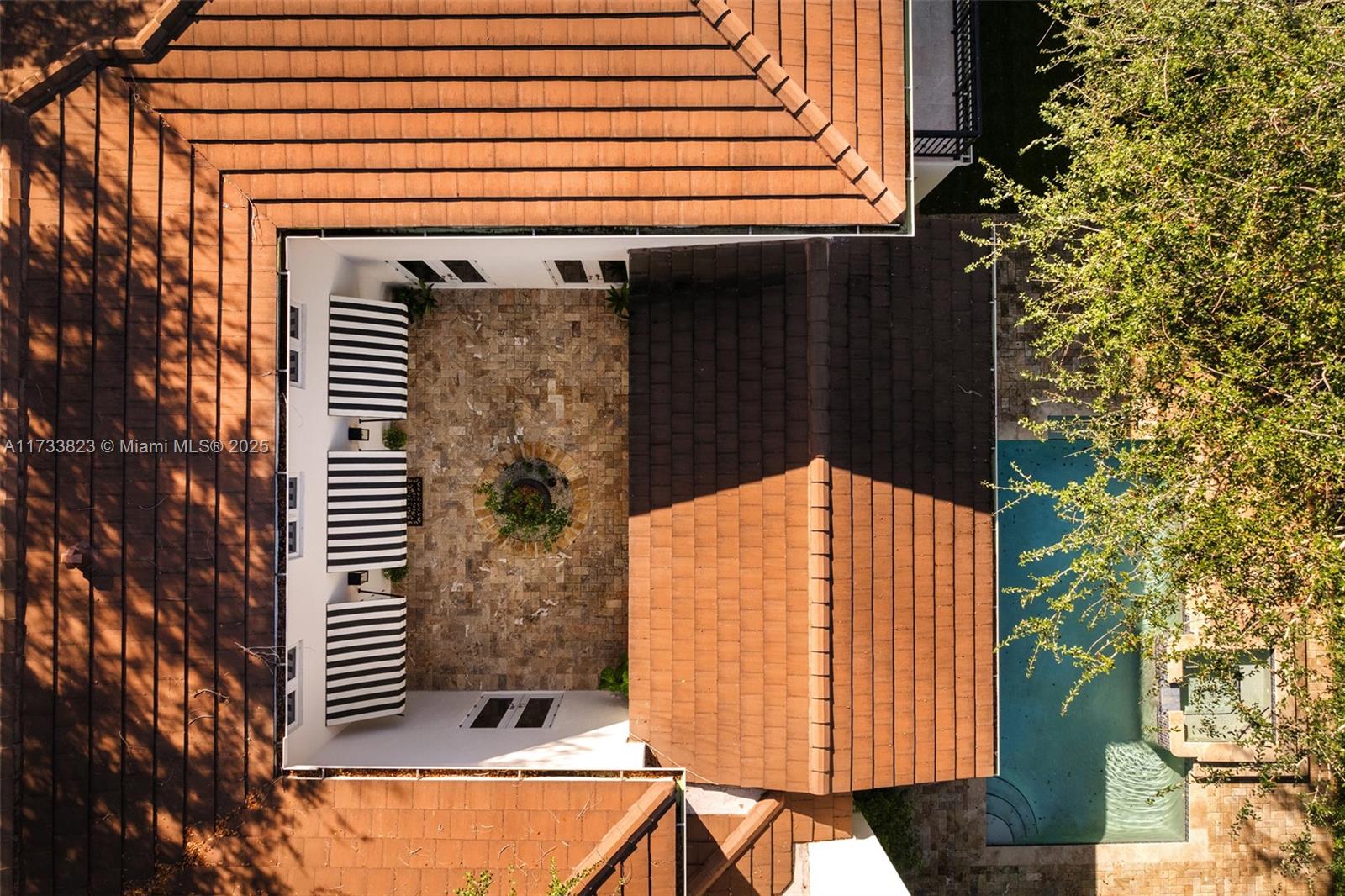 UNIVERSITY PLACE - Residential