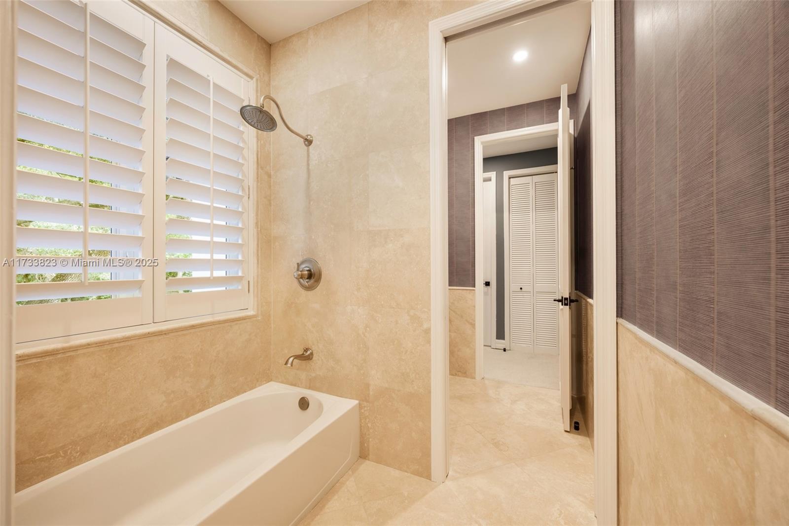 UNIVERSITY PLACE - Residential