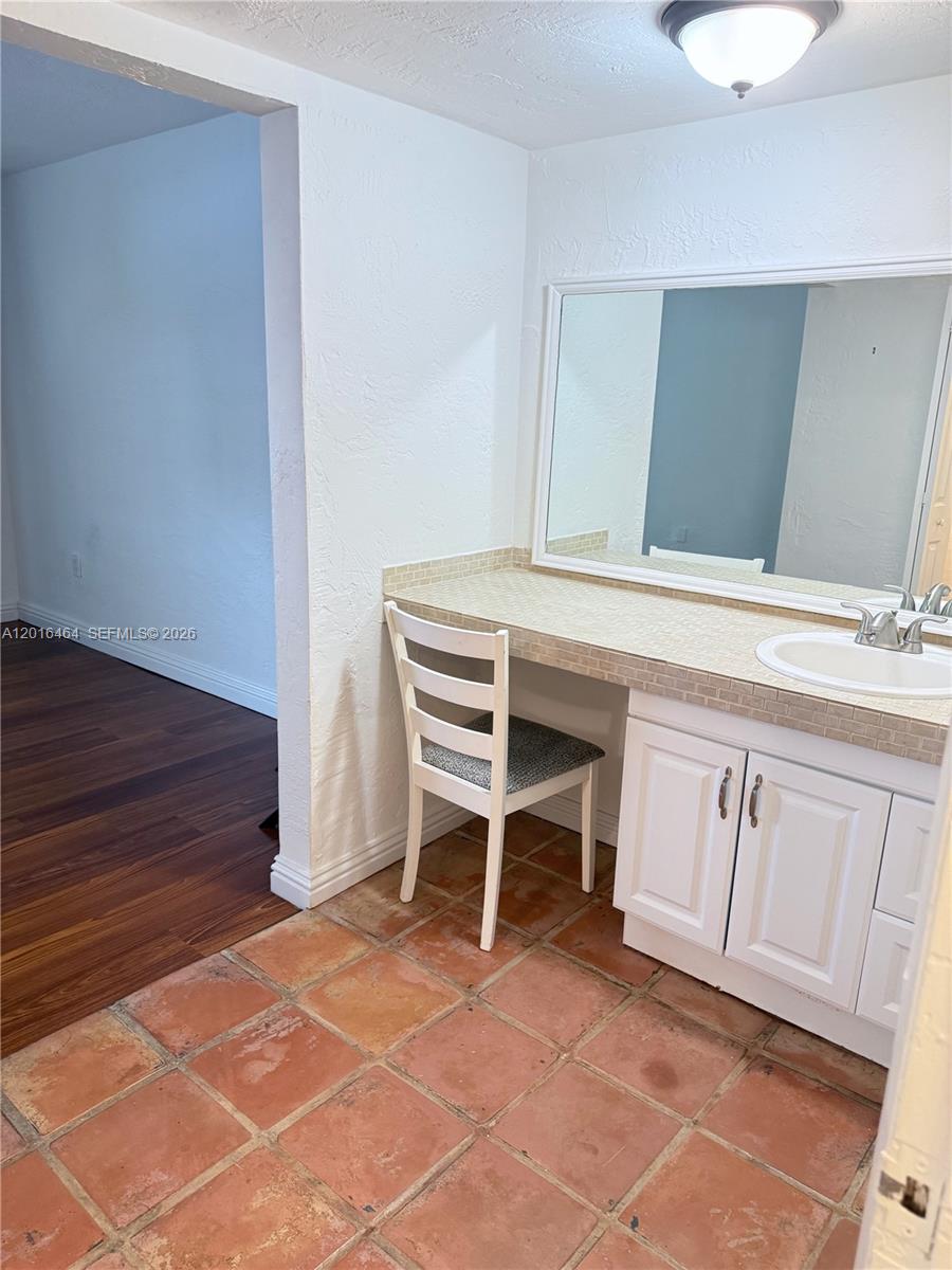 VILLA CAPRI CONDO - Residential Lease