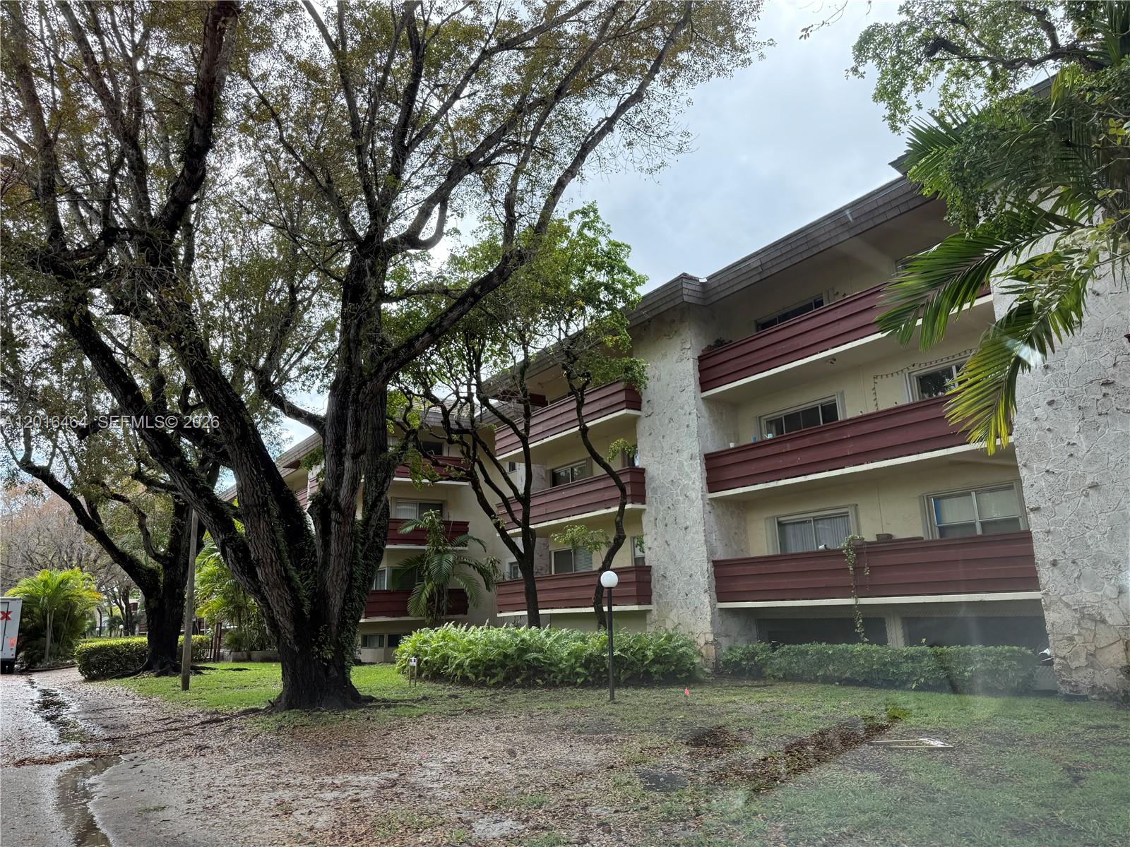 VILLA CAPRI CONDO - Residential Lease