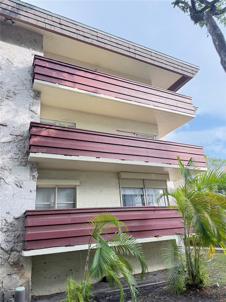VILLA CAPRI CONDO - Residential Lease