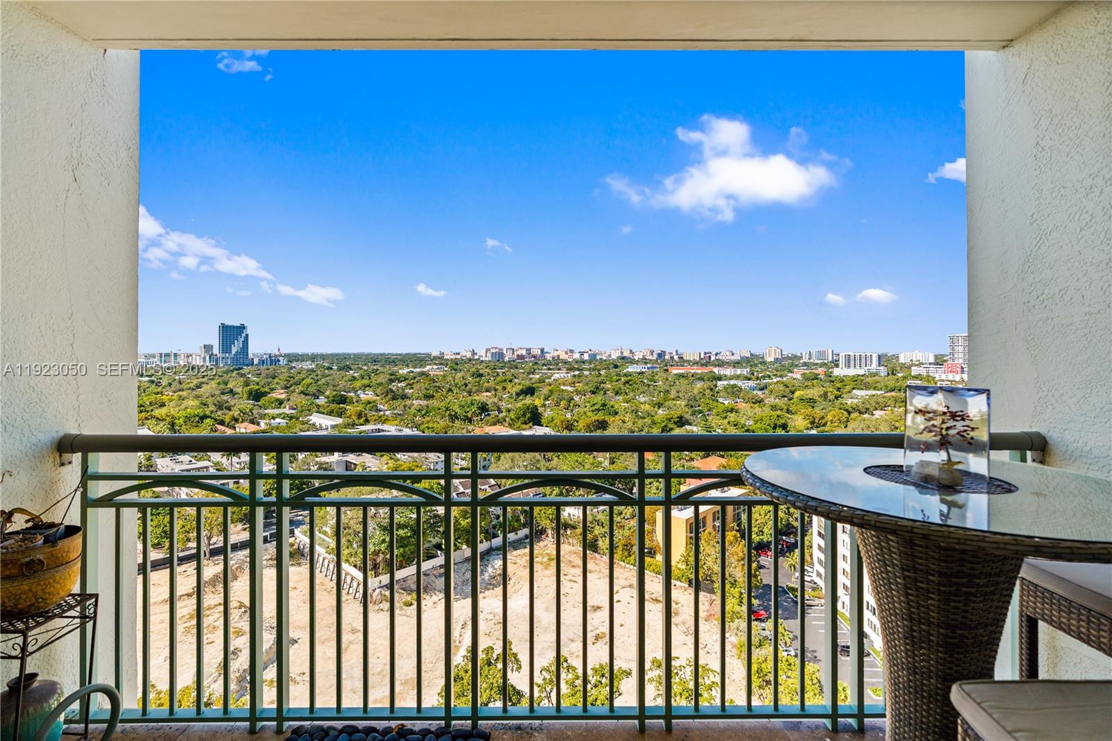 THE EXECUTIVES RESIDENCES - Residential Lease