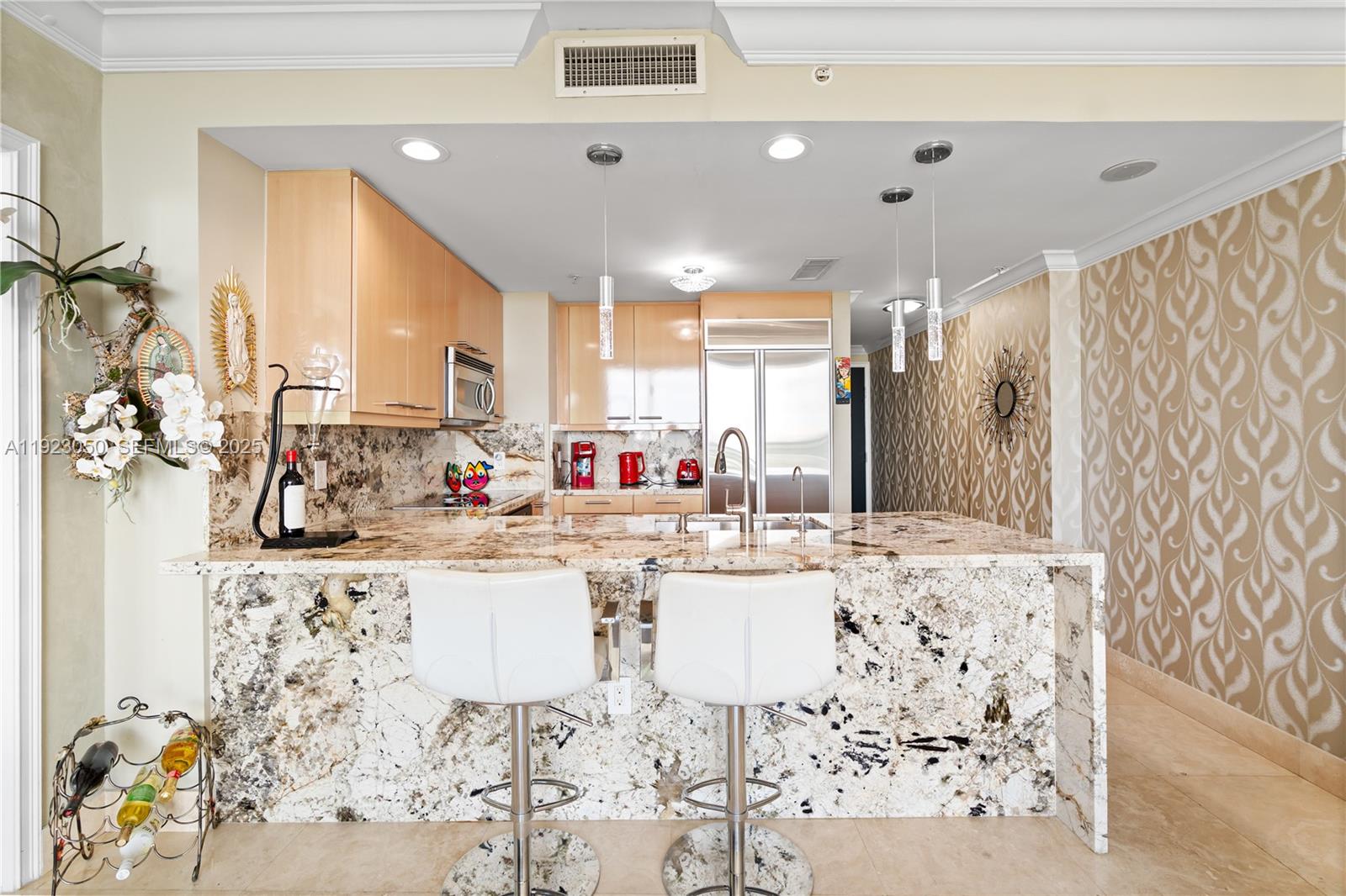 THE EXECUTIVES RESIDENCES - Residential Lease