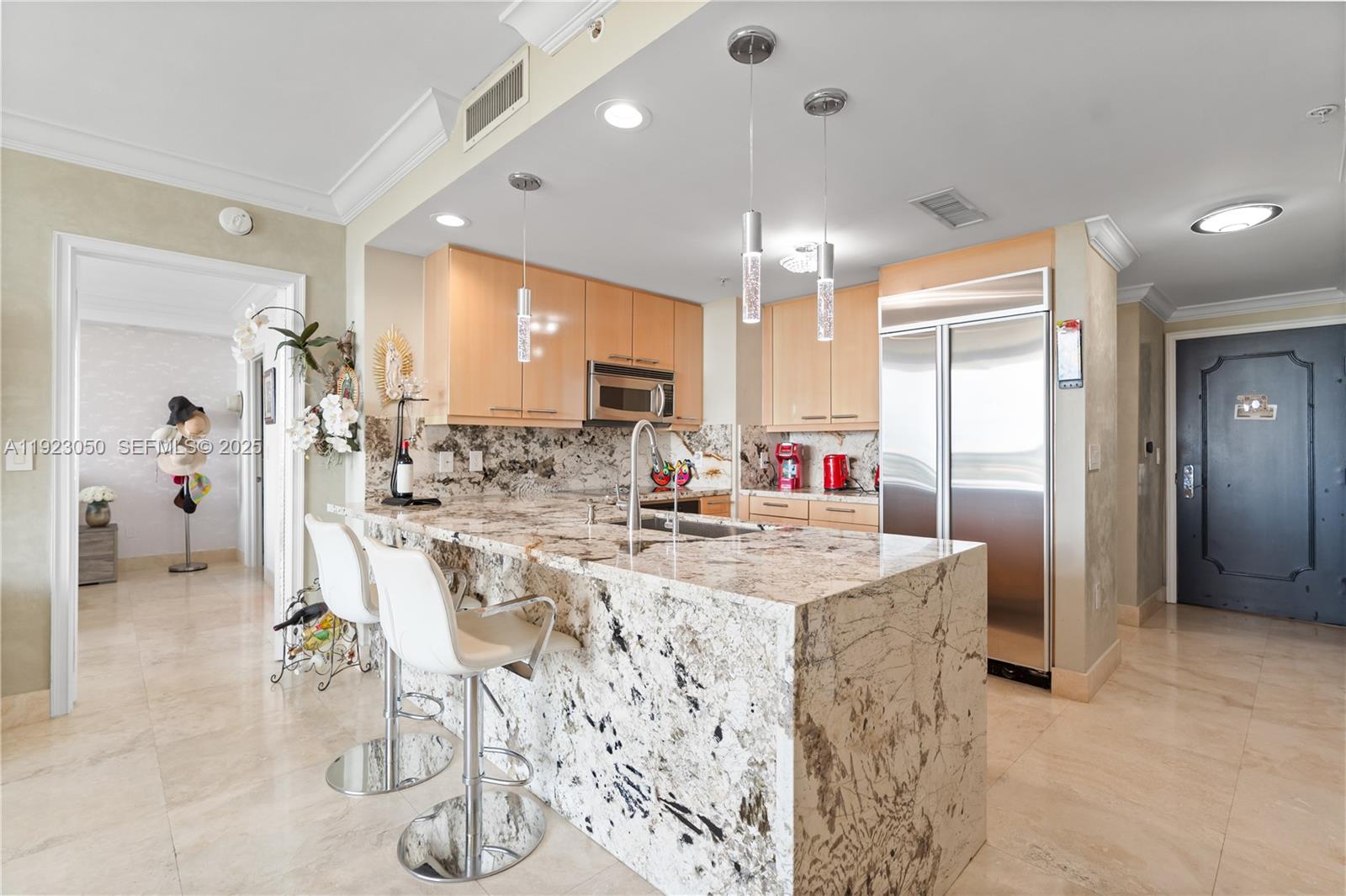 THE EXECUTIVES RESIDENCES - Residential Lease