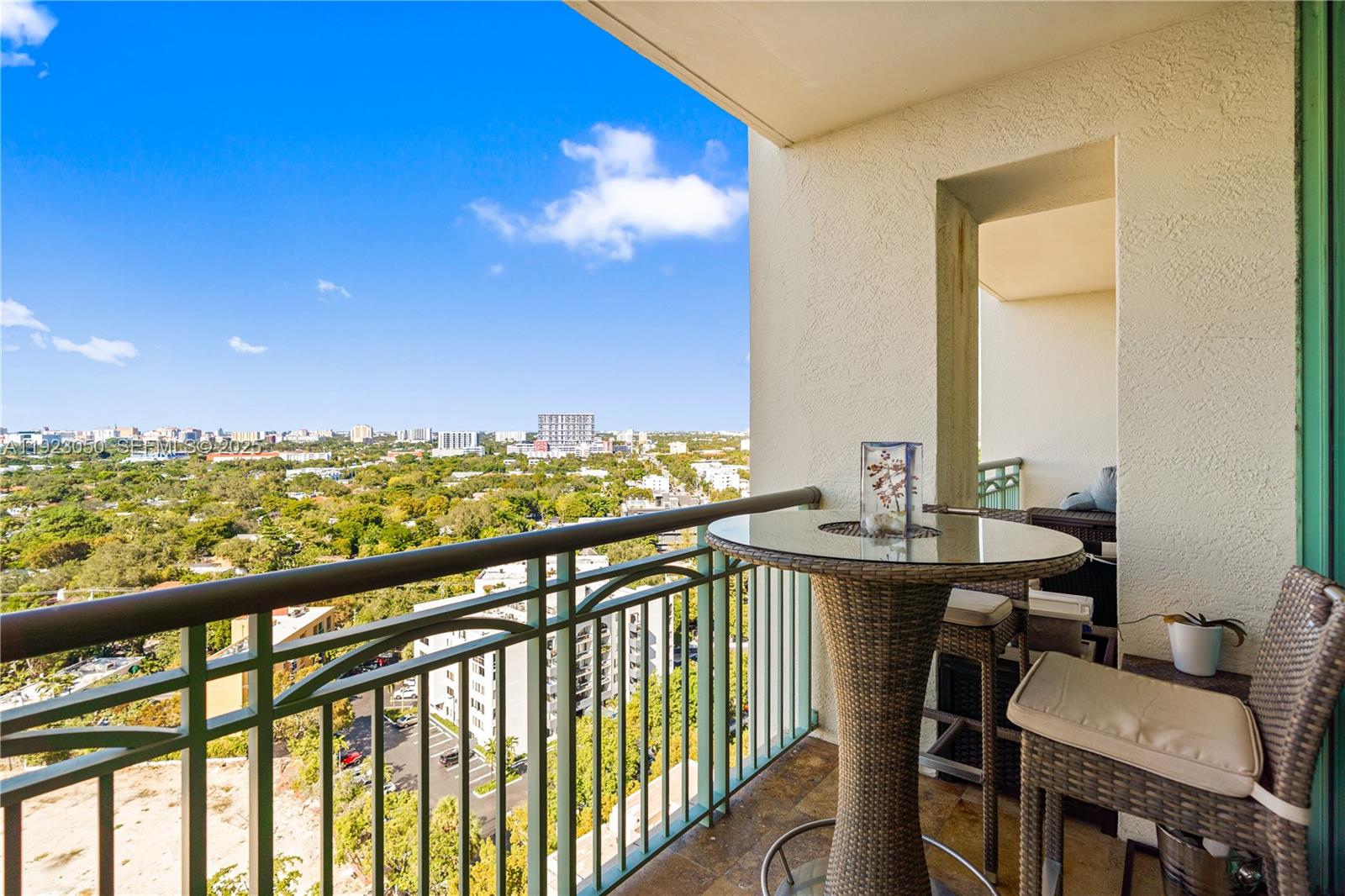 THE EXECUTIVES RESIDENCES - Residential Lease