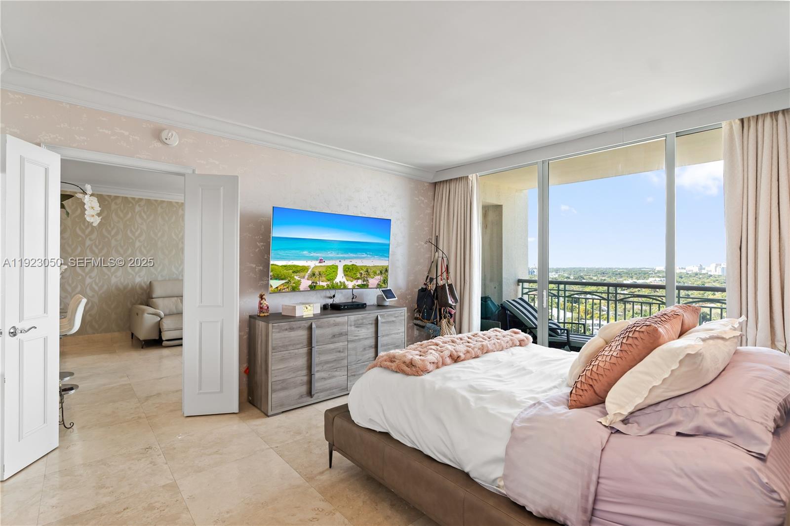 THE EXECUTIVES RESIDENCES - Residential Lease