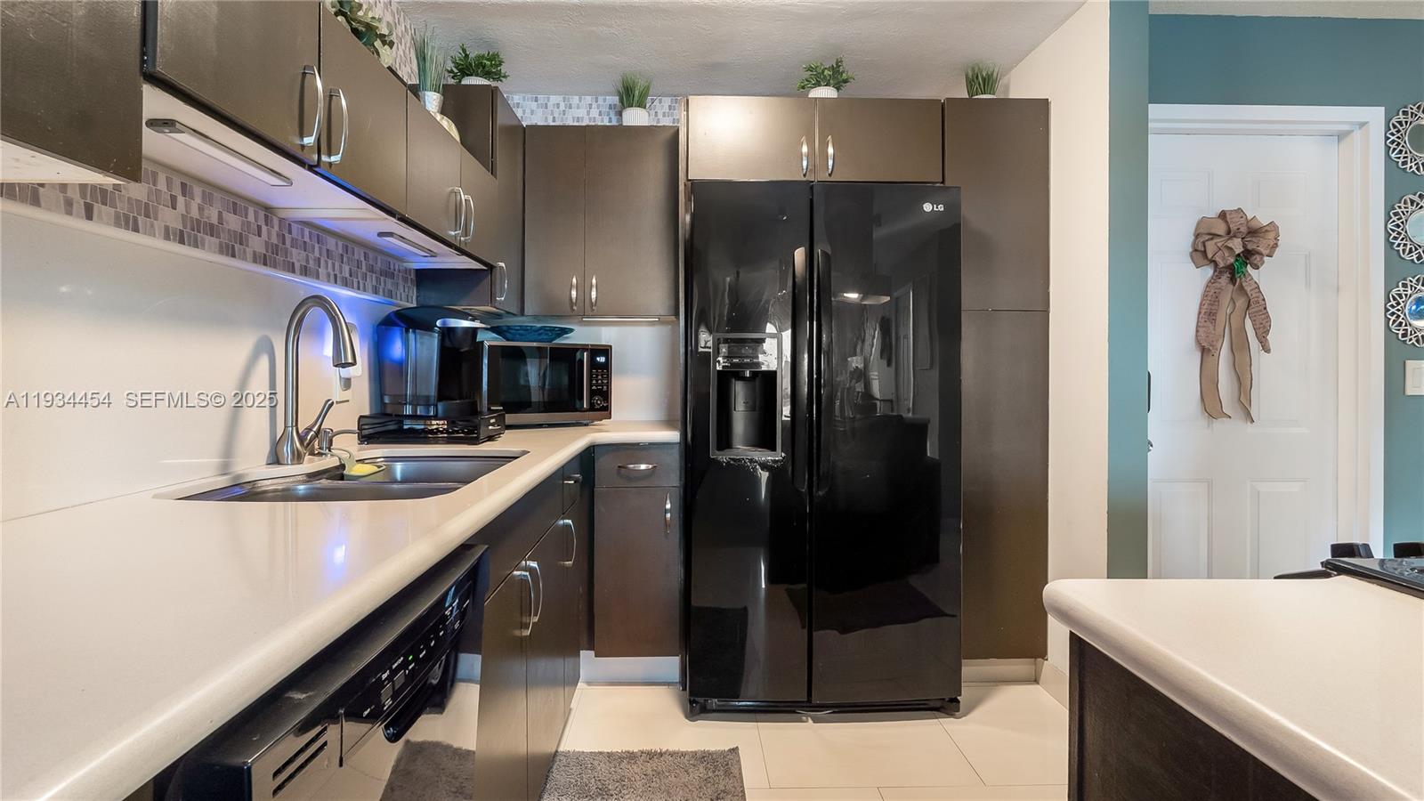 CRYSTAL LAKE 2ND SEC - Residential