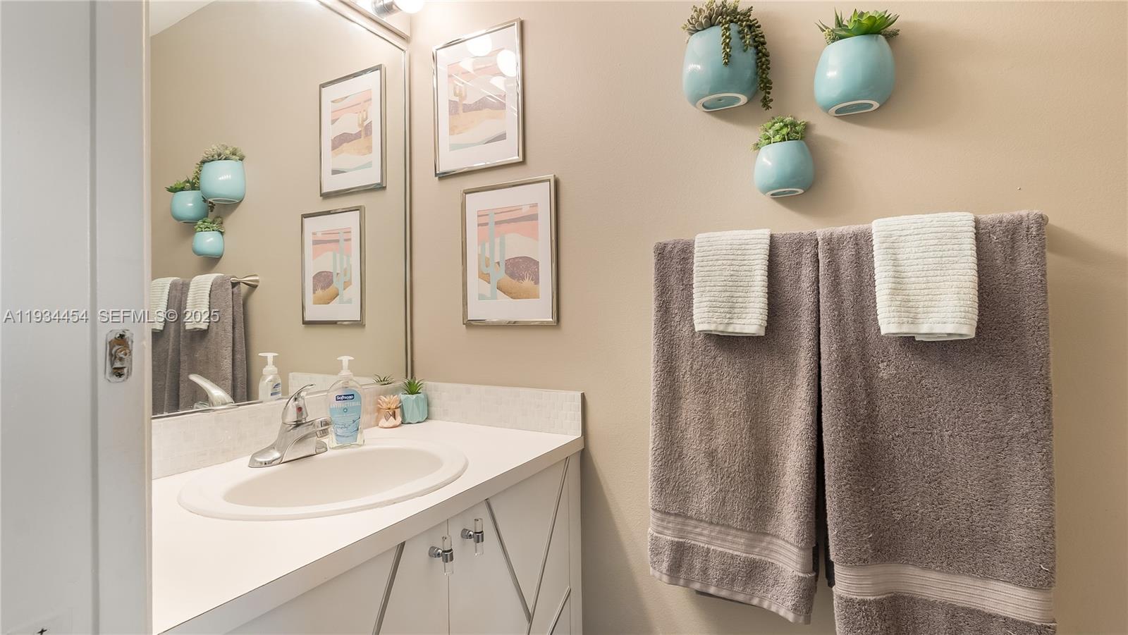 CRYSTAL LAKE 2ND SEC - Residential