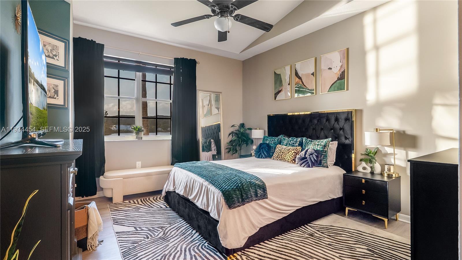 CRYSTAL LAKE 2ND SEC - Residential