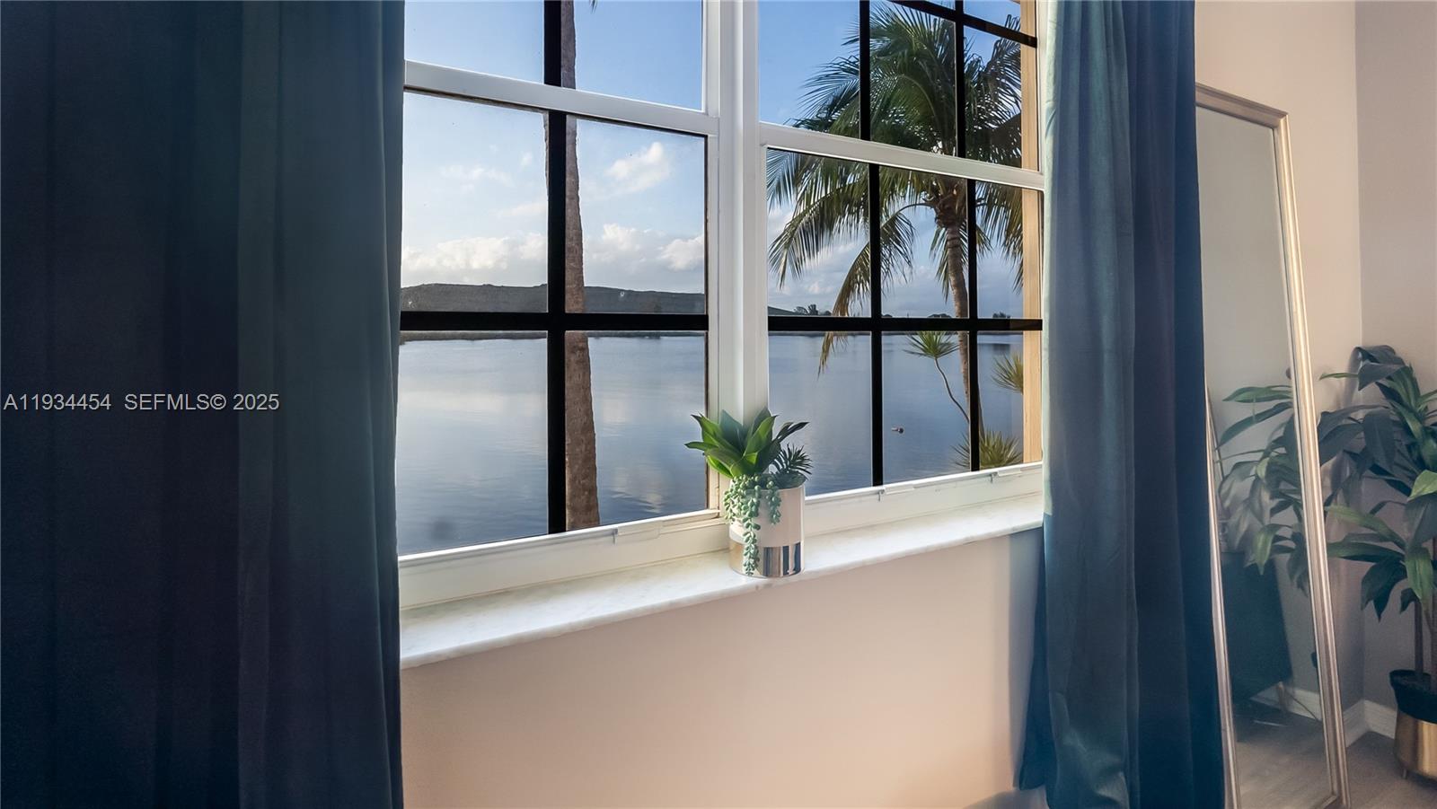 CRYSTAL LAKE 2ND SEC - Residential