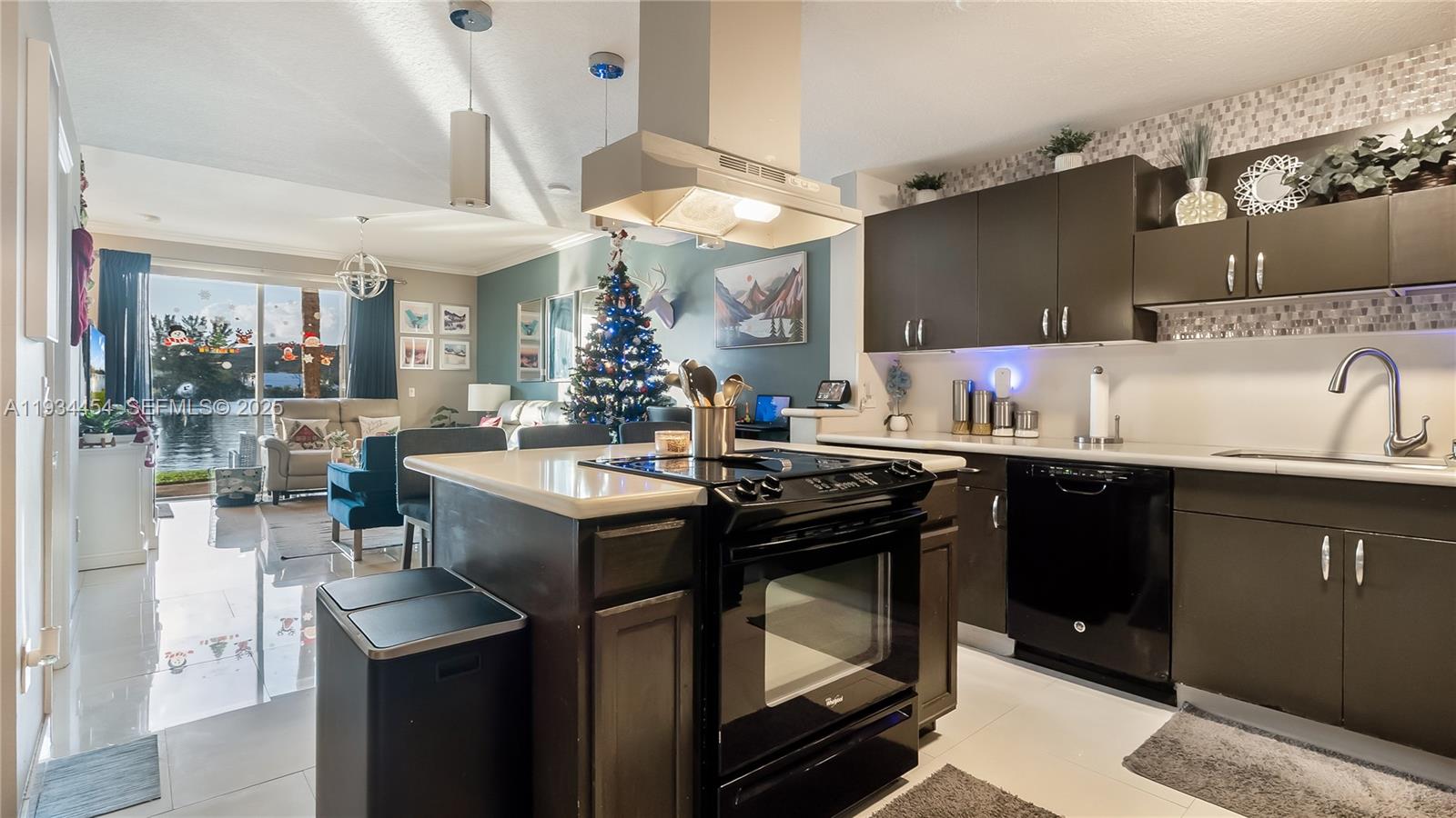 CRYSTAL LAKE 2ND SEC - Residential