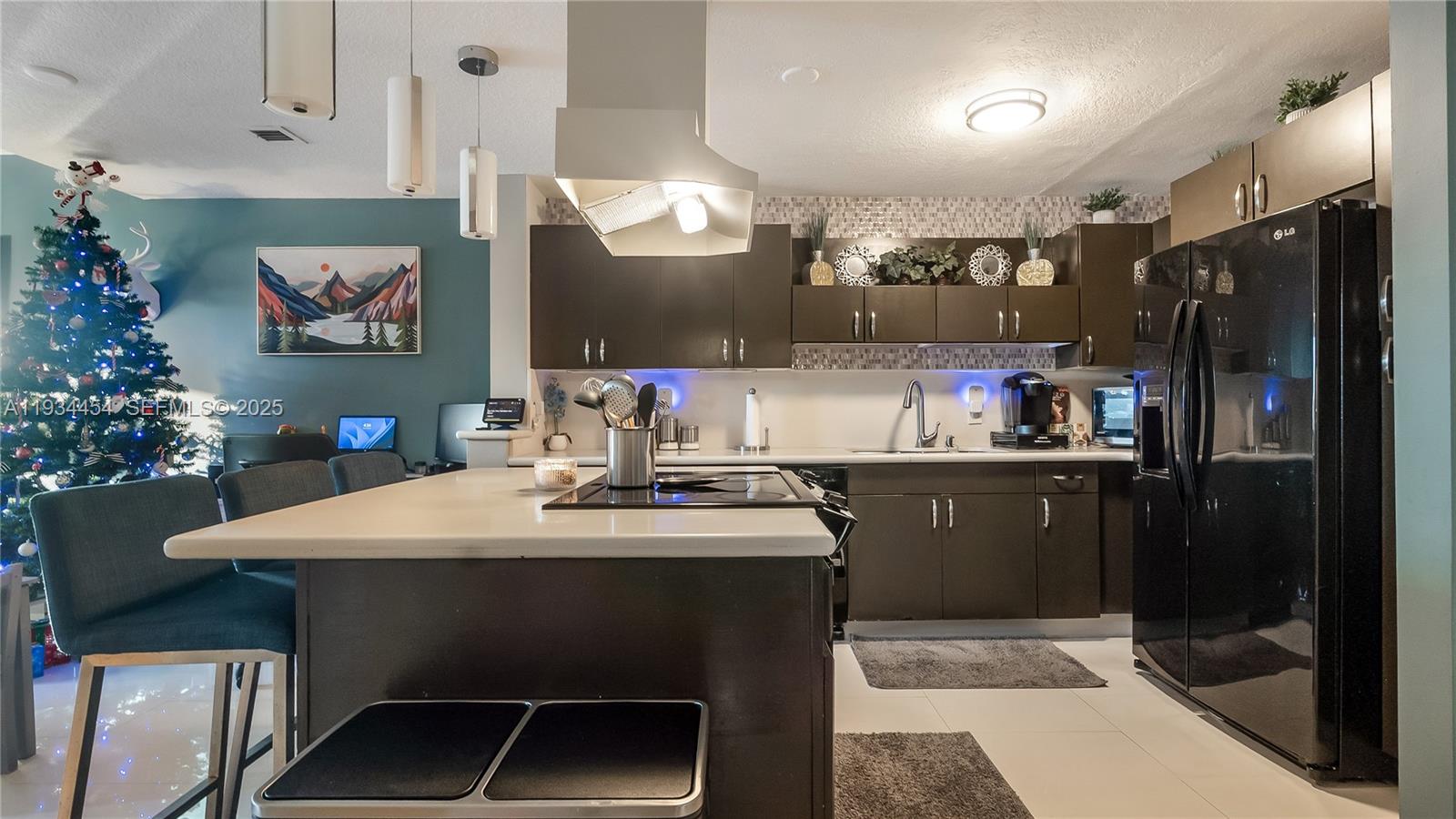 CRYSTAL LAKE 2ND SEC - Residential