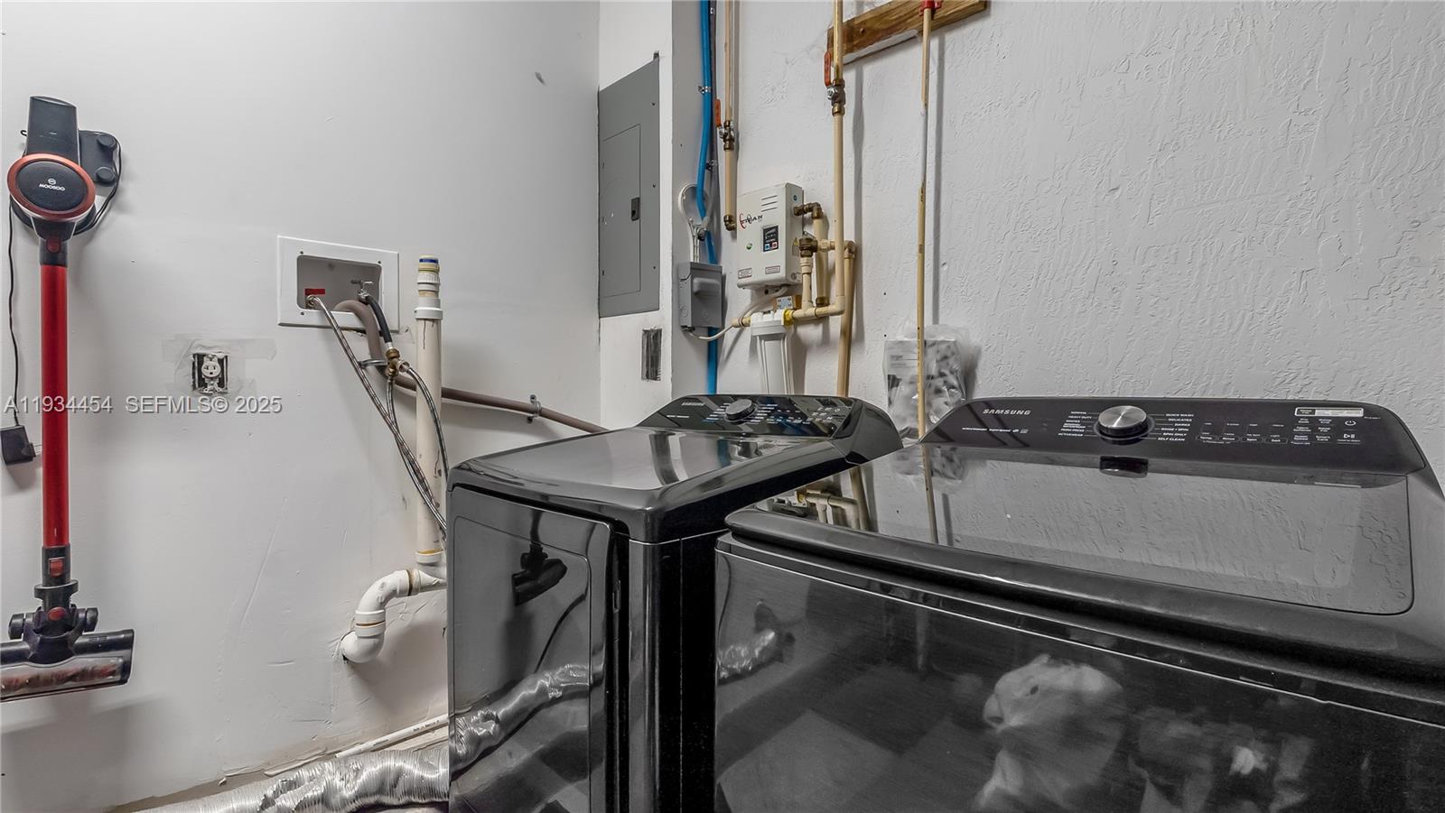 CRYSTAL LAKE 2ND SEC - Residential