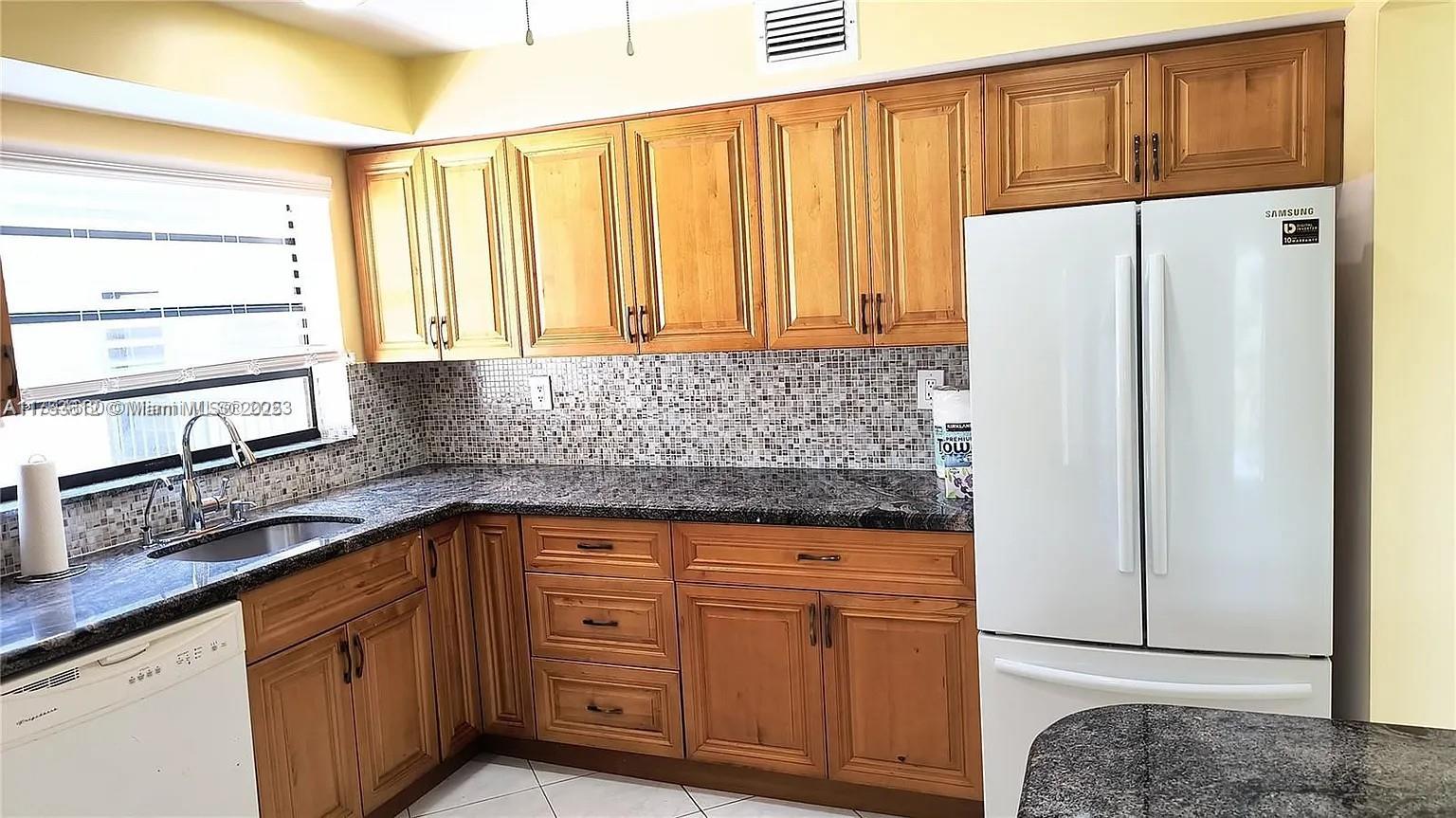 KINGS POINT CAPRI CONDOS - Residential Lease