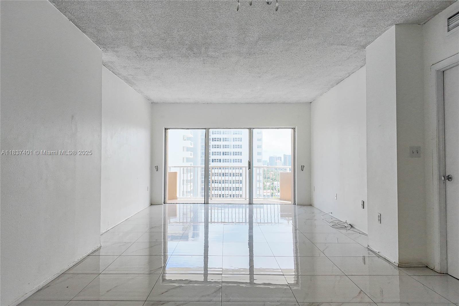 HEMISPHERES CONDO - Residential Lease