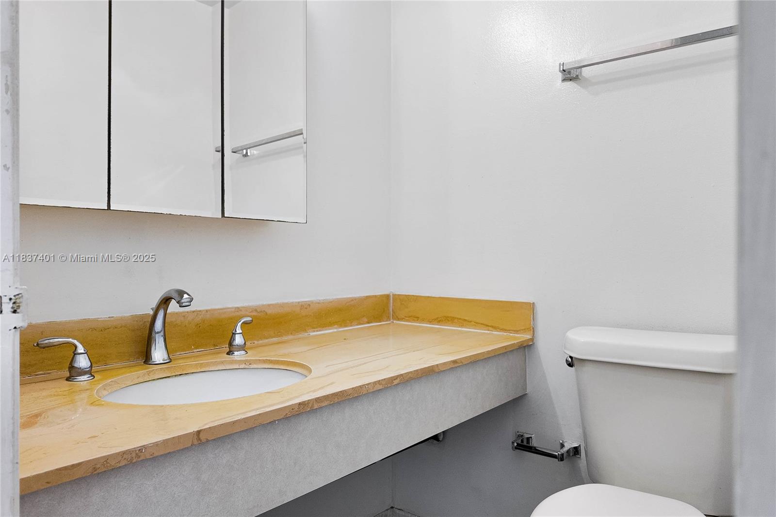 HEMISPHERES CONDO - Residential Lease