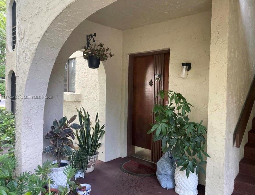 FULLY RENOVATED  2 BED, 2 BATH CONDOMINIUM APARTMENT IN CENTRAL BOCA RATON.
NEW LUXURY VINYL FLOORING, REMODELED MODERN KITCHEN AND BATHROOMS. 
A LARGE PEACEFUL PORCH WITH A GORGEOUS GARDEN VIEW AND NICE LANDSCAPE.

AMENITIES INCLUDE LARGE POOL, CLUB HOUSE, TENNIS COURT. ASSOCIATION INCLUDES WATER, SEWER, BASIC CABLE, GARBAGE PICK UP. PET FRIENDLY.

VERY CLOSE TO TOWN CENTER MALL, 10 MIN FROM THE BEACH LOCATION, CLOSE TO SHOPPING AND RESTAURANTS. VERY SAFE AREA AND COMMUNITY WITH EXCELLENT SCHOOLS.