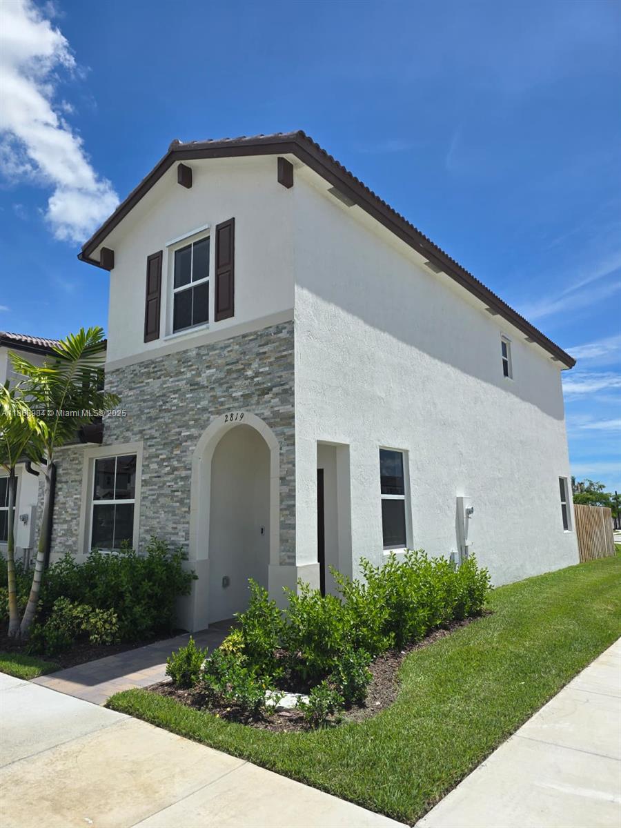 Gorgeous corner villa in Altamira! This stunning brand-new two-story villa features 3 spacious bedrooms, 2.5 bathrooms, and an open-concept design that seamlessly connects the living, dining, and kitchen areas. The modern kitchen includes sleek stainless steel appliances and ample counter space. Enjoy a private fenced backyard, perfect for outdoor gatherings, along with convenient parking spaces. Located in the exclusive Altamira community, this home is just minutes from major highways, shopping centers, and dining options. Be the first to live in this brand-new home designed for comfort and convenience!