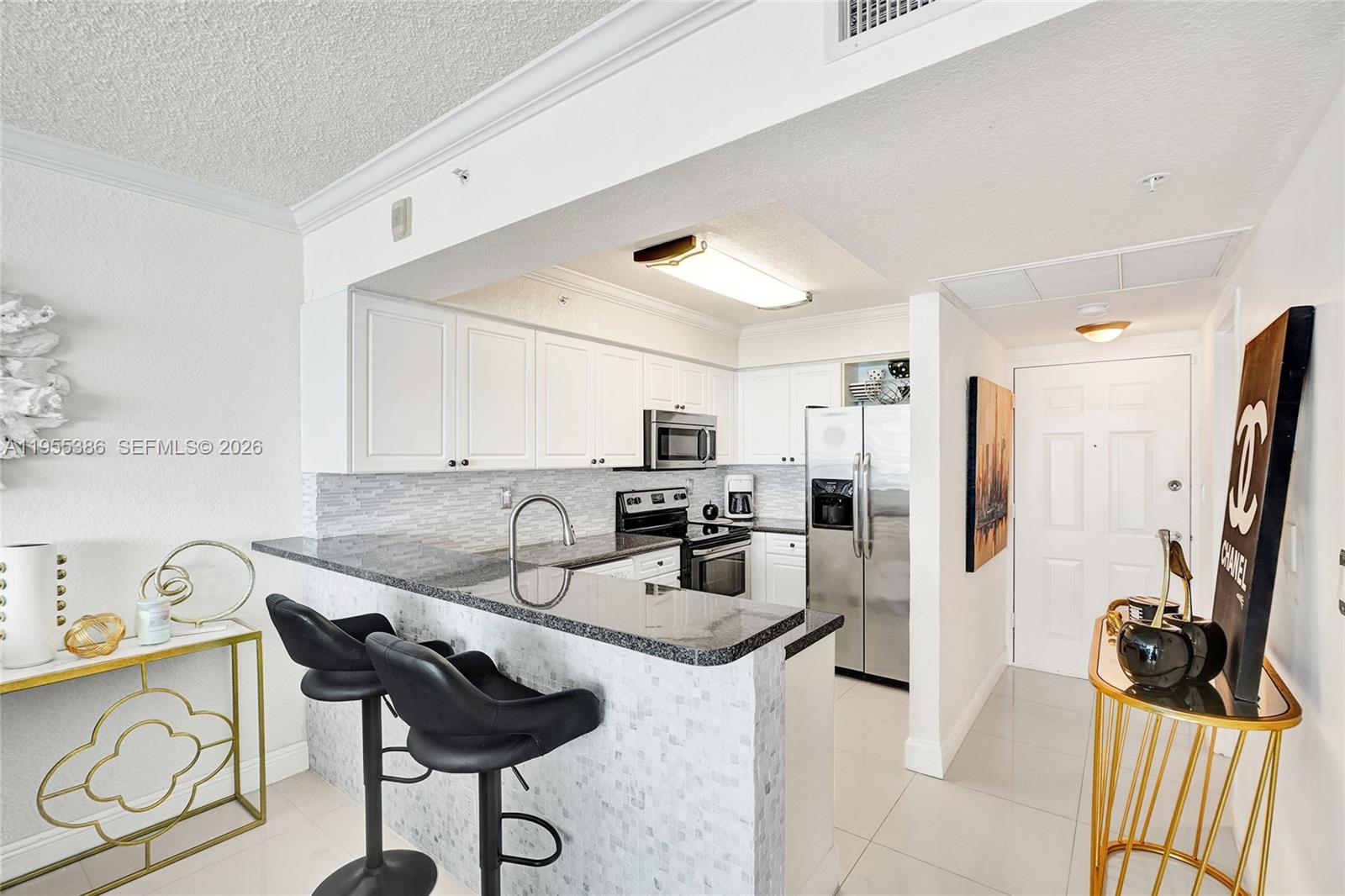 WAVE CONDO - Residential Lease