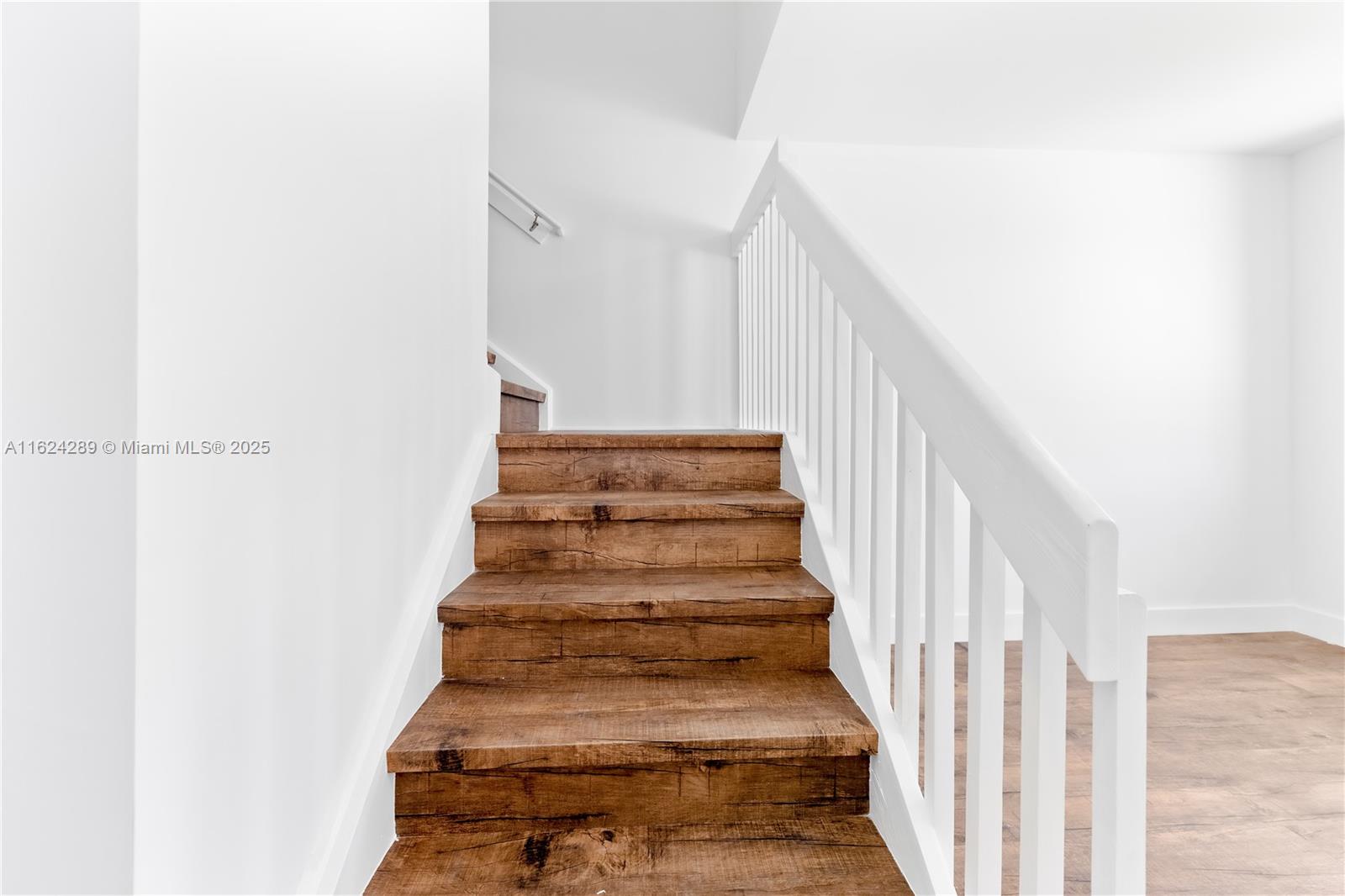 PALM AVE HEIGHTS - Residential