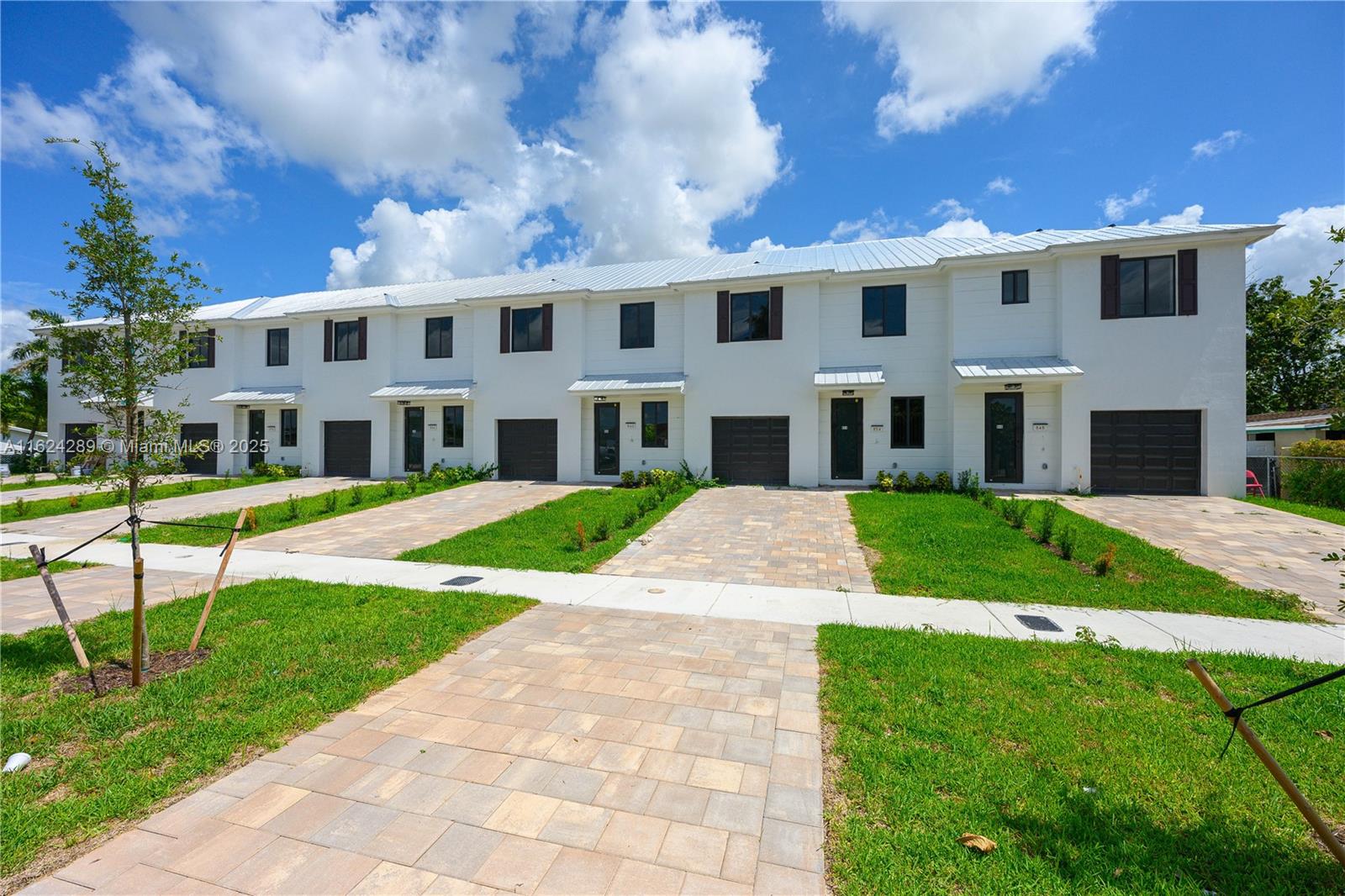 PALM AVE HEIGHTS - Residential