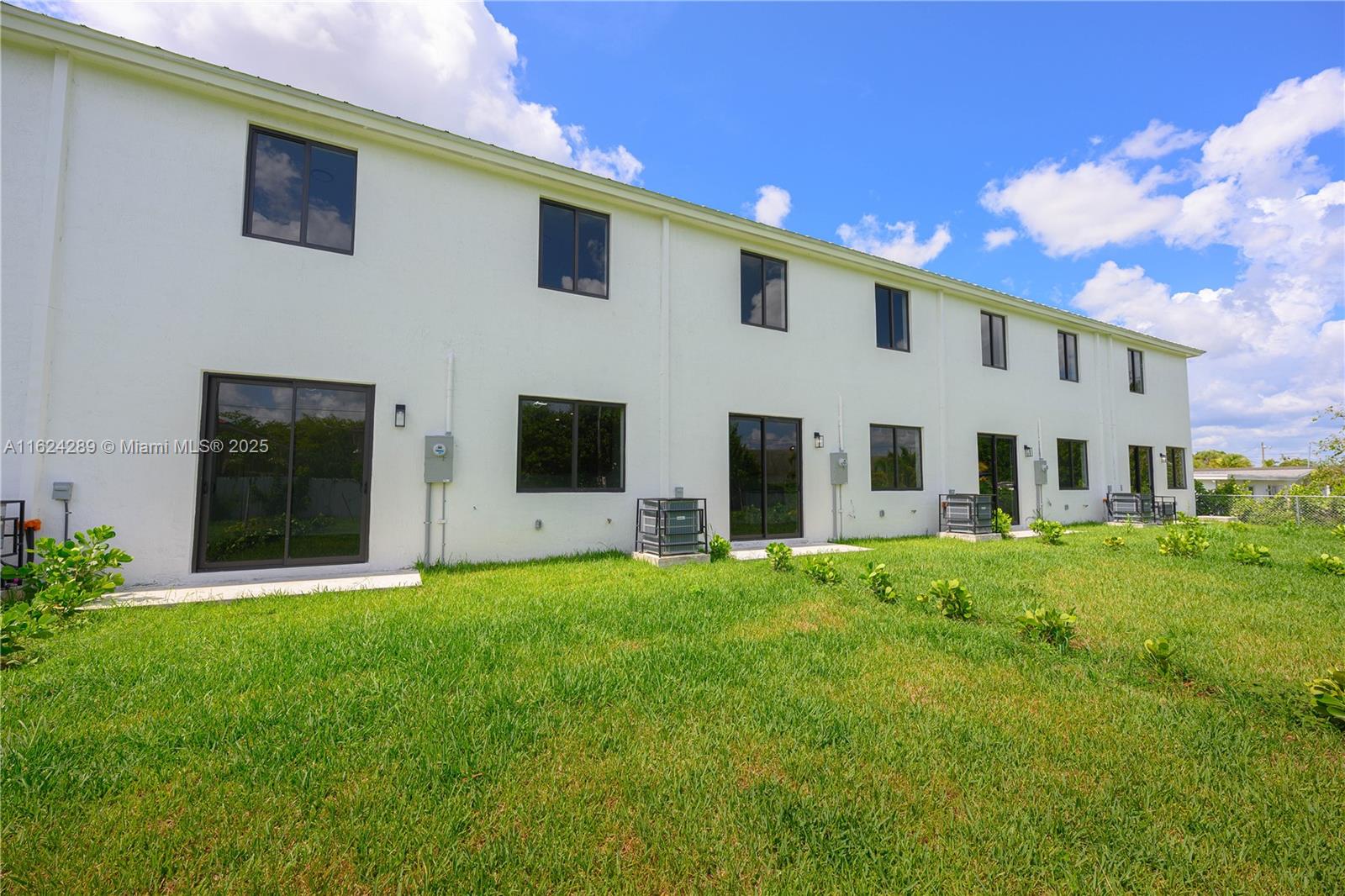 PALM AVE HEIGHTS - Residential