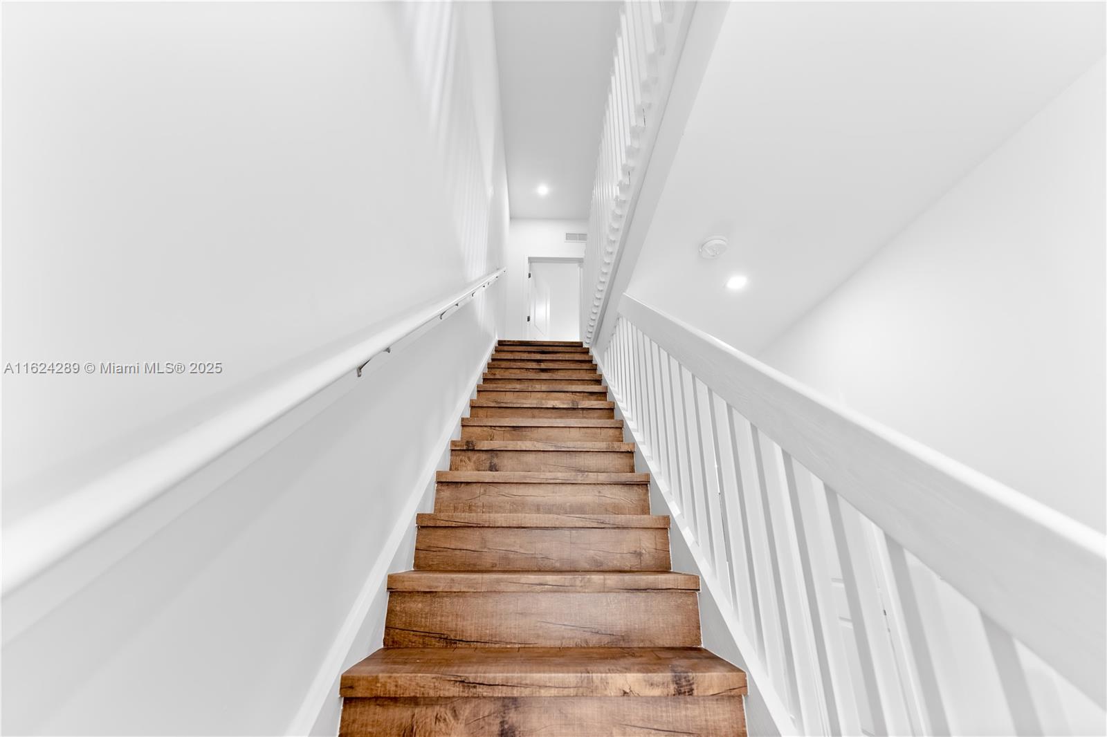 PALM AVE HEIGHTS - Residential