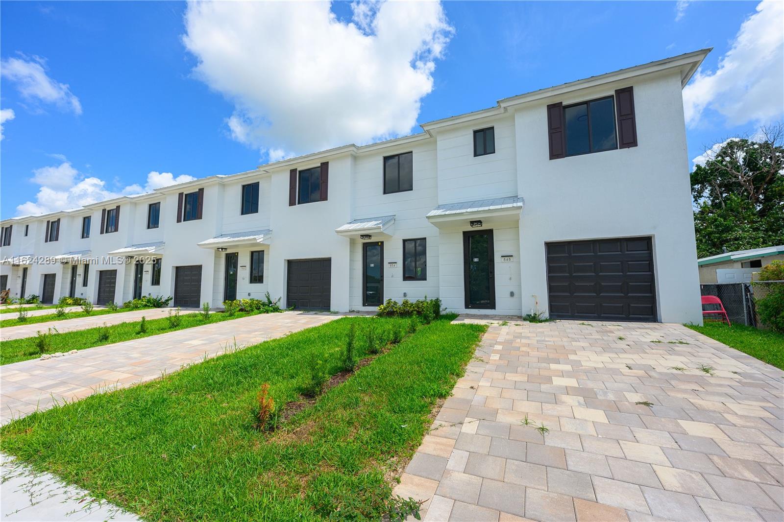 PALM AVE HEIGHTS - Residential