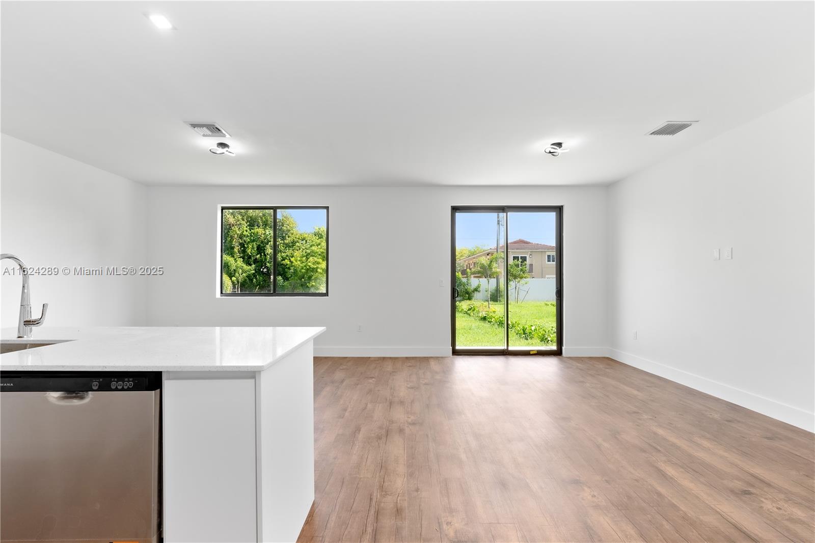 PALM AVE HEIGHTS - Residential