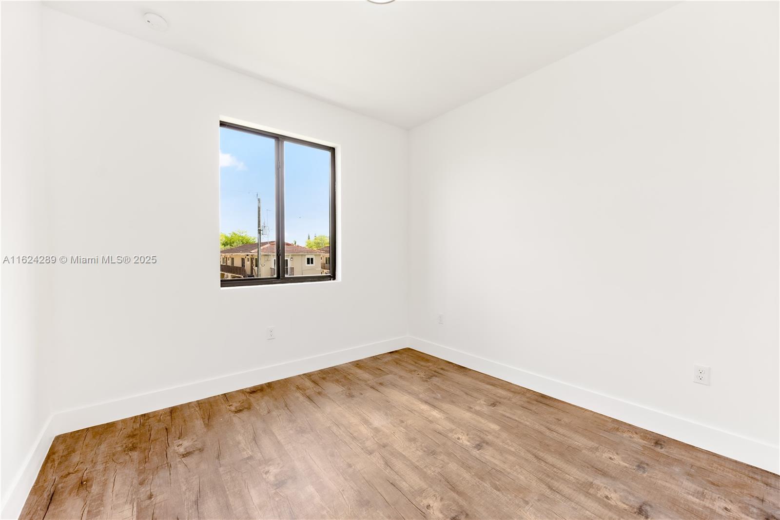 PALM AVE HEIGHTS - Residential