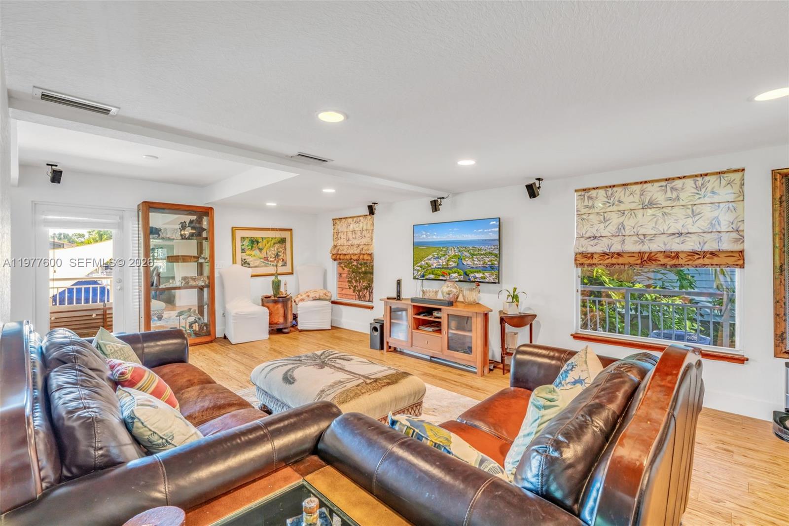 TWIN LAKES - Residential