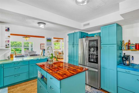 Tiny photo for 894 Ellen Dr, Key Largo, FL 33037 (MLS # A11977600)